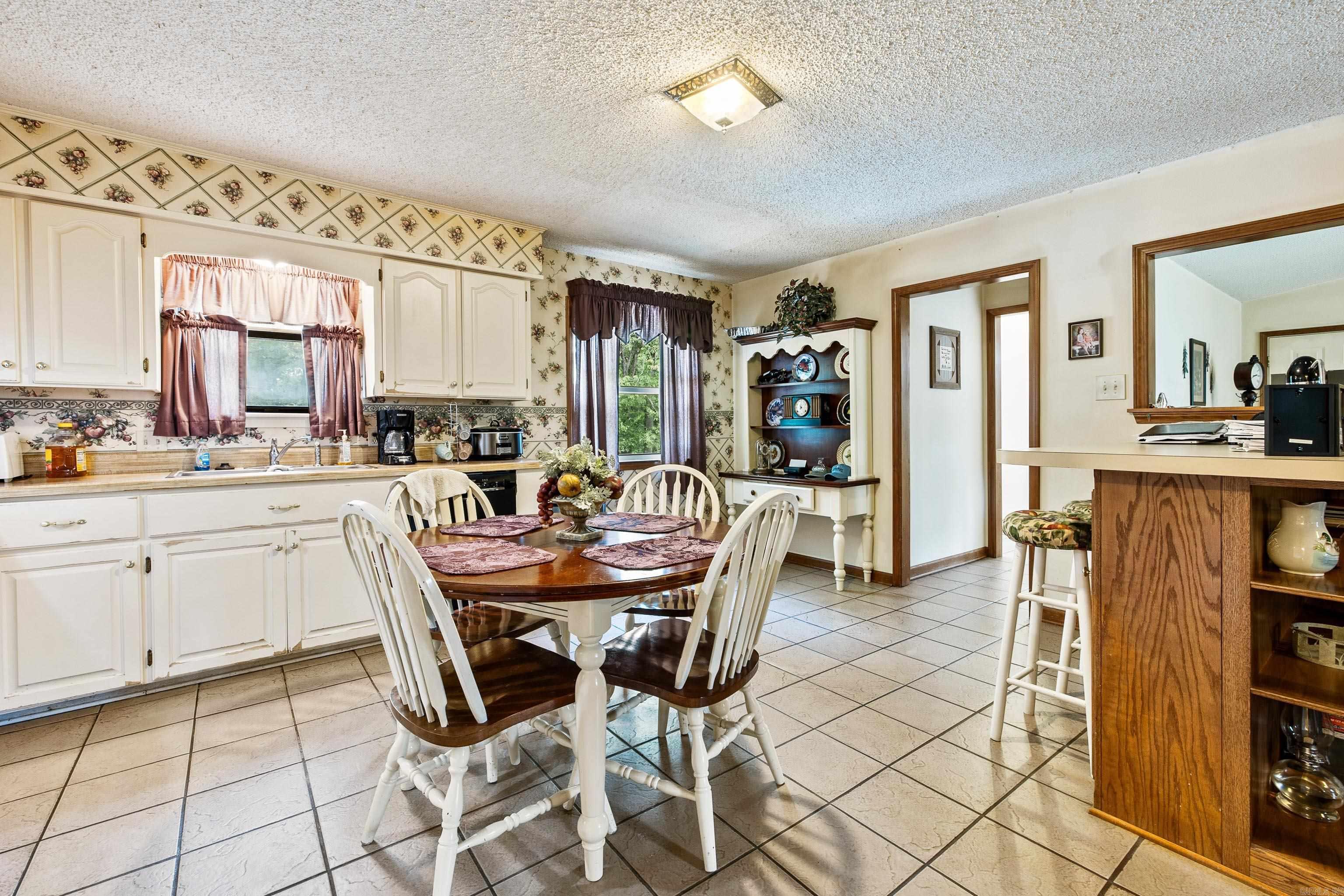 8100  Oakview  Hensley, AR