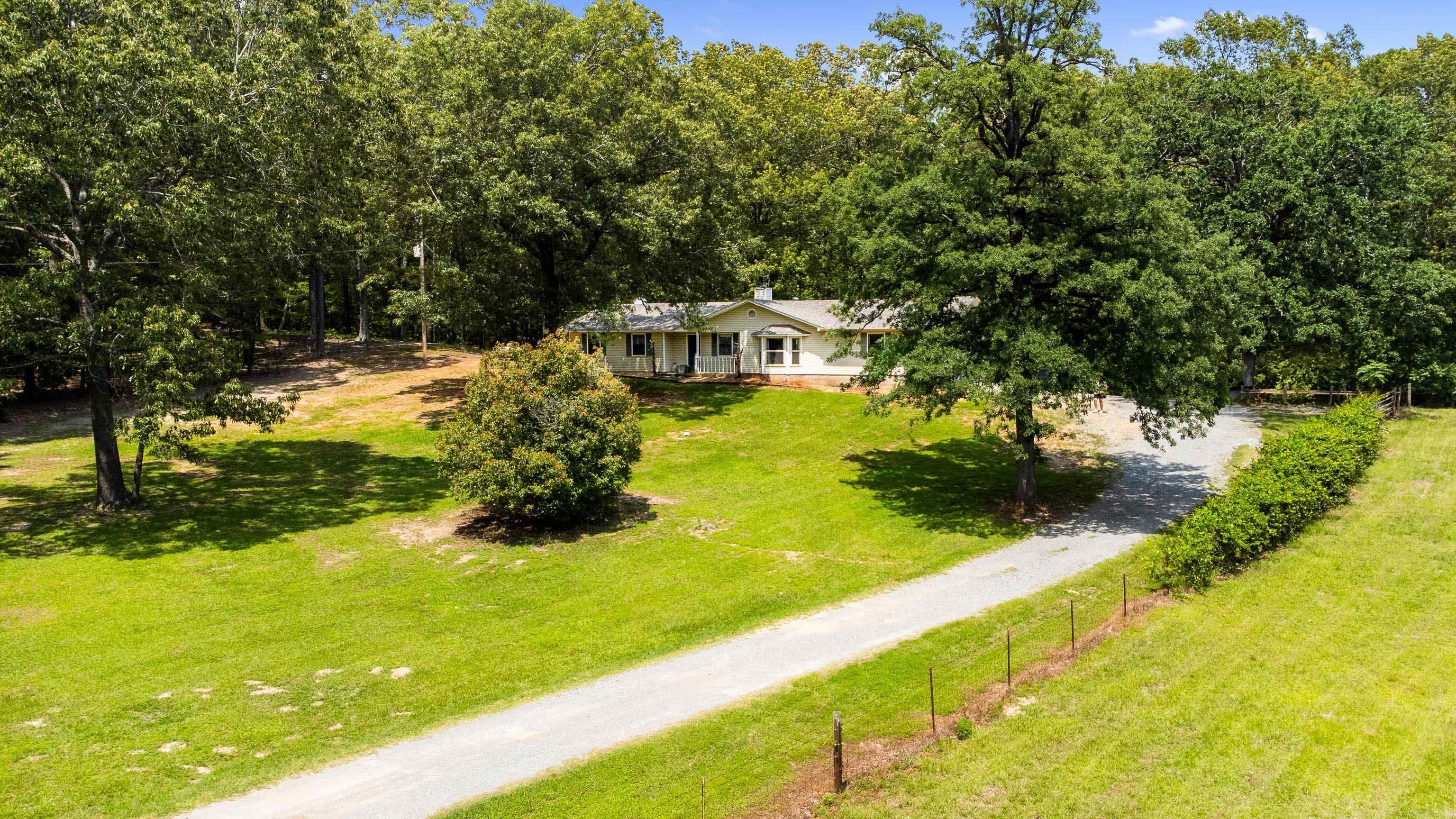 8100  Oakview  Hensley, AR