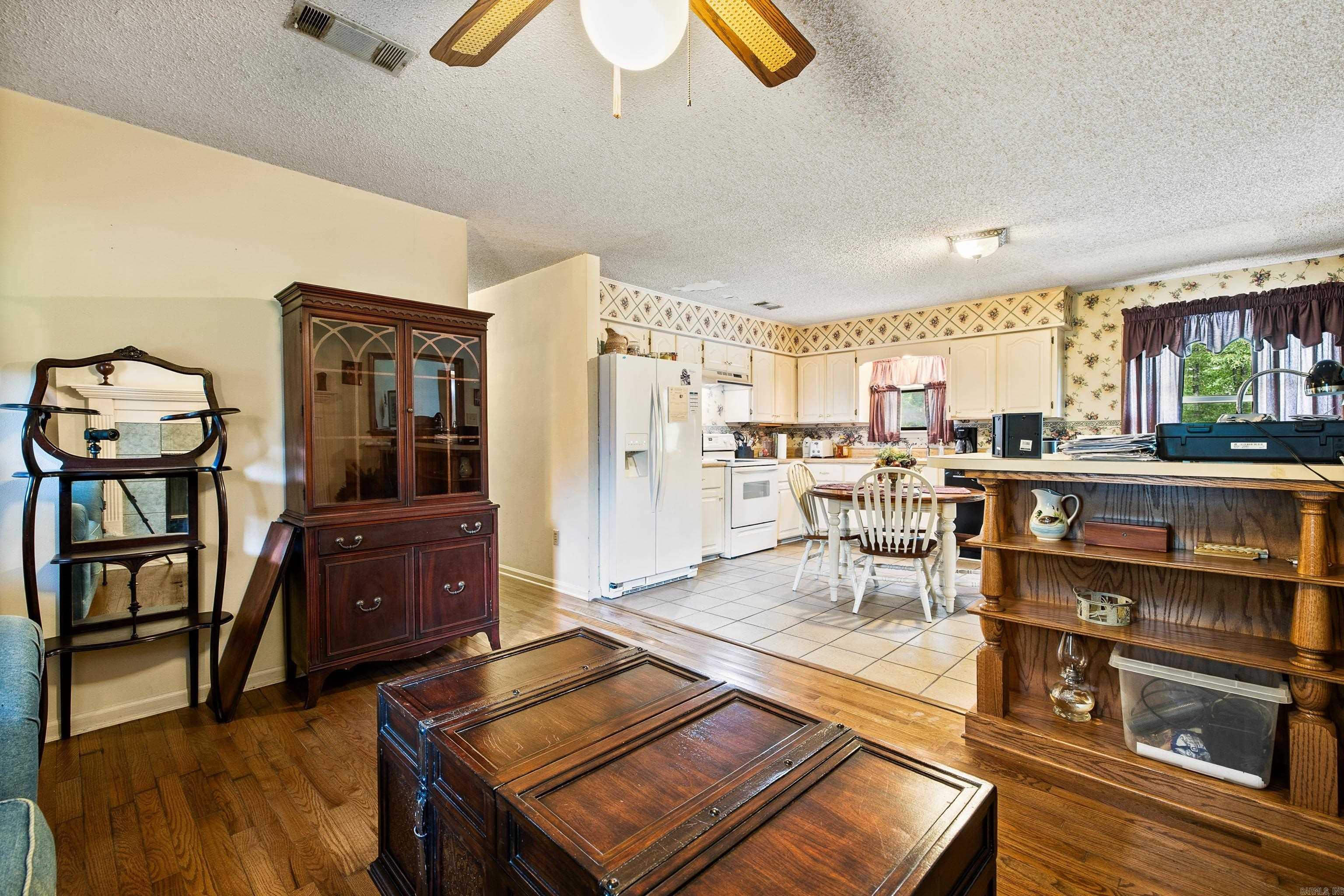 8100  Oakview  Hensley, AR