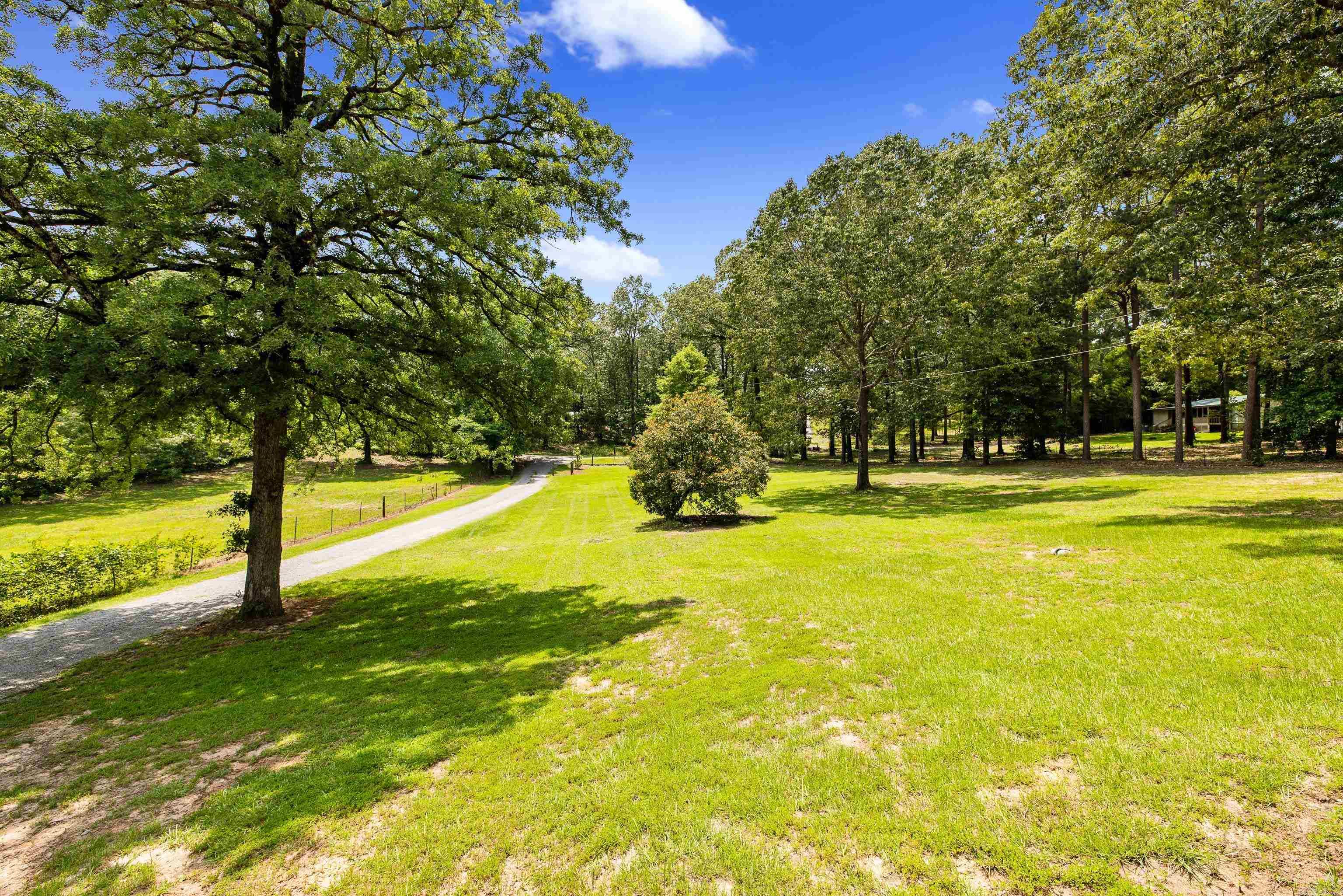 8100  Oakview  Hensley, AR