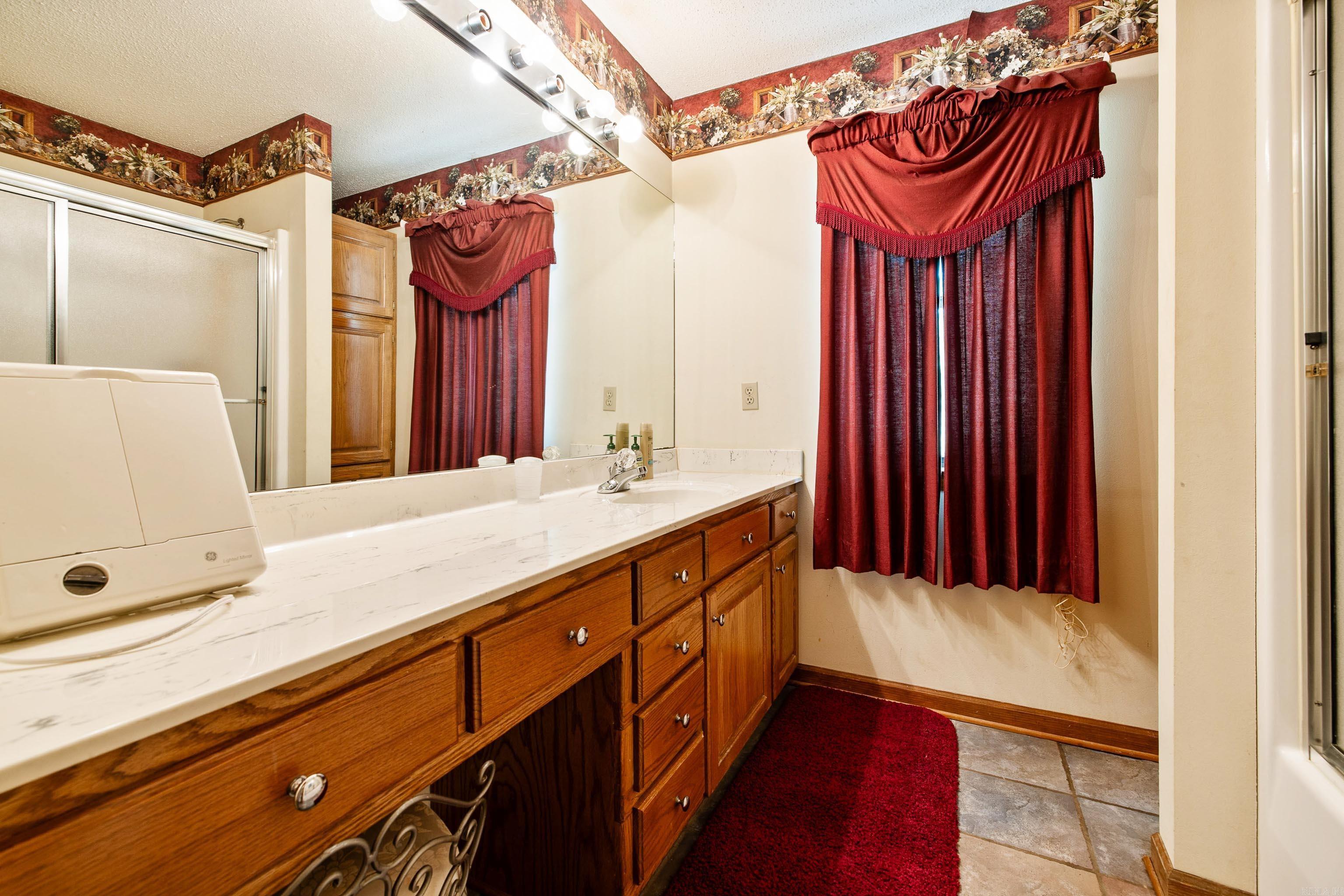 8100  Oakview  Hensley, AR