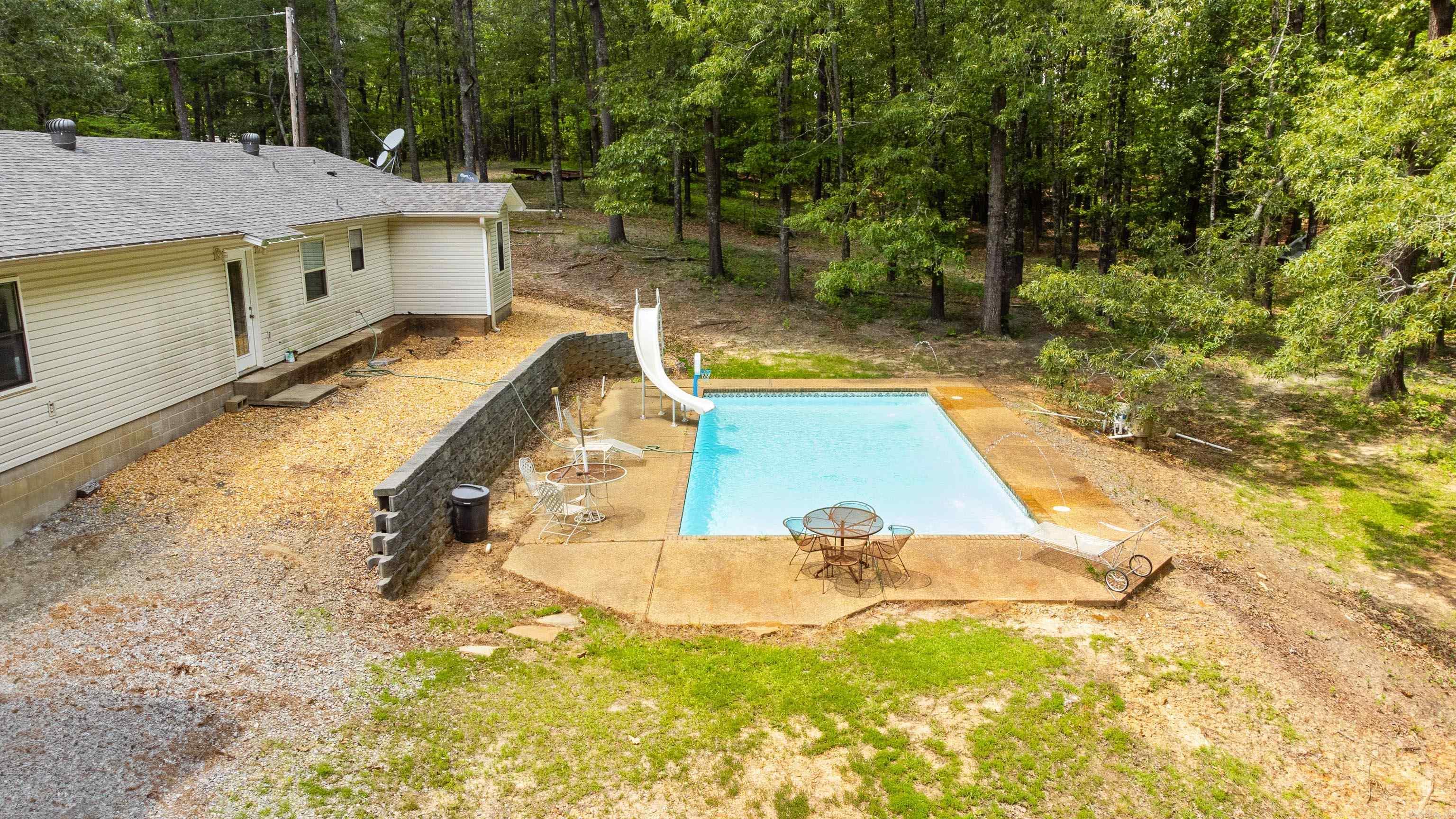 8100  Oakview  Hensley, AR