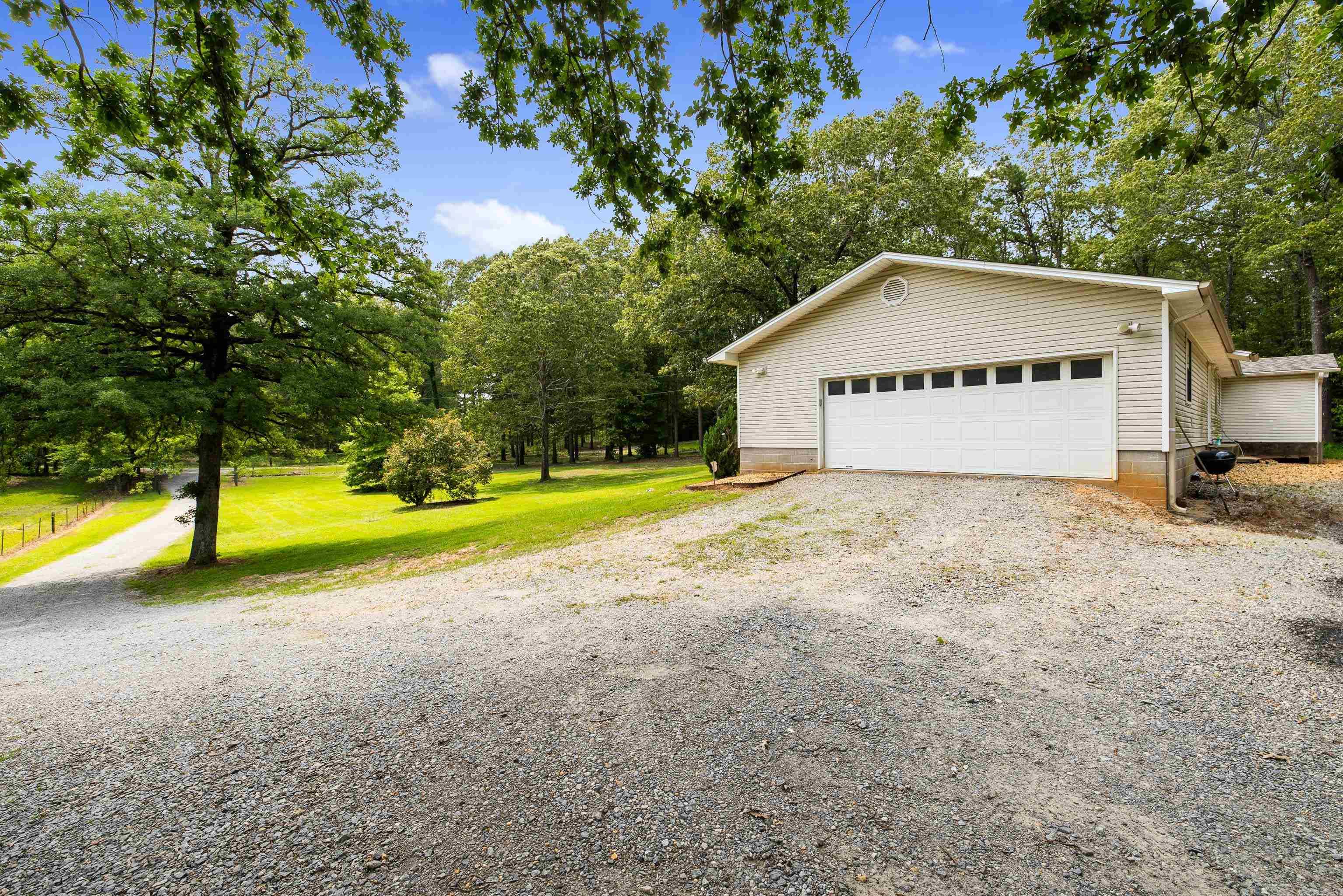 8100  Oakview  Hensley, AR