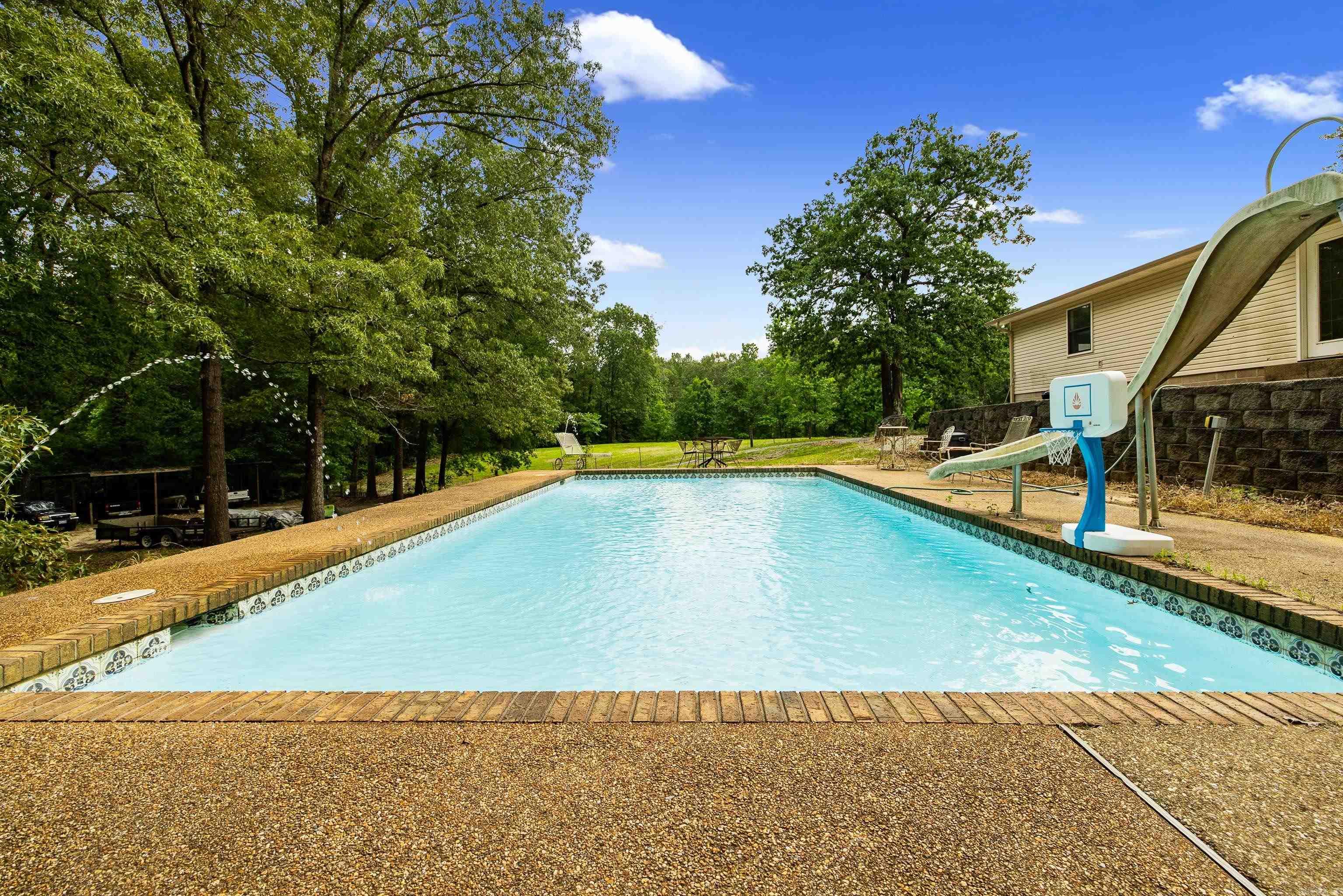 8100  Oakview  Hensley, AR
