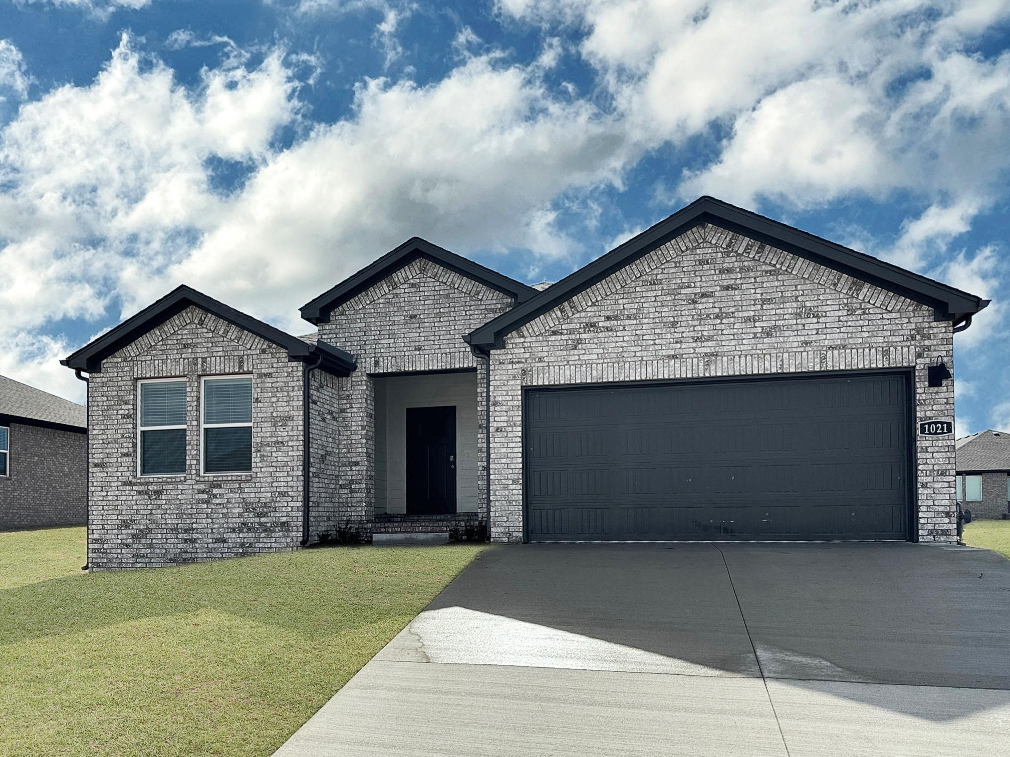 113 E Fredonia  Mayflower, AR