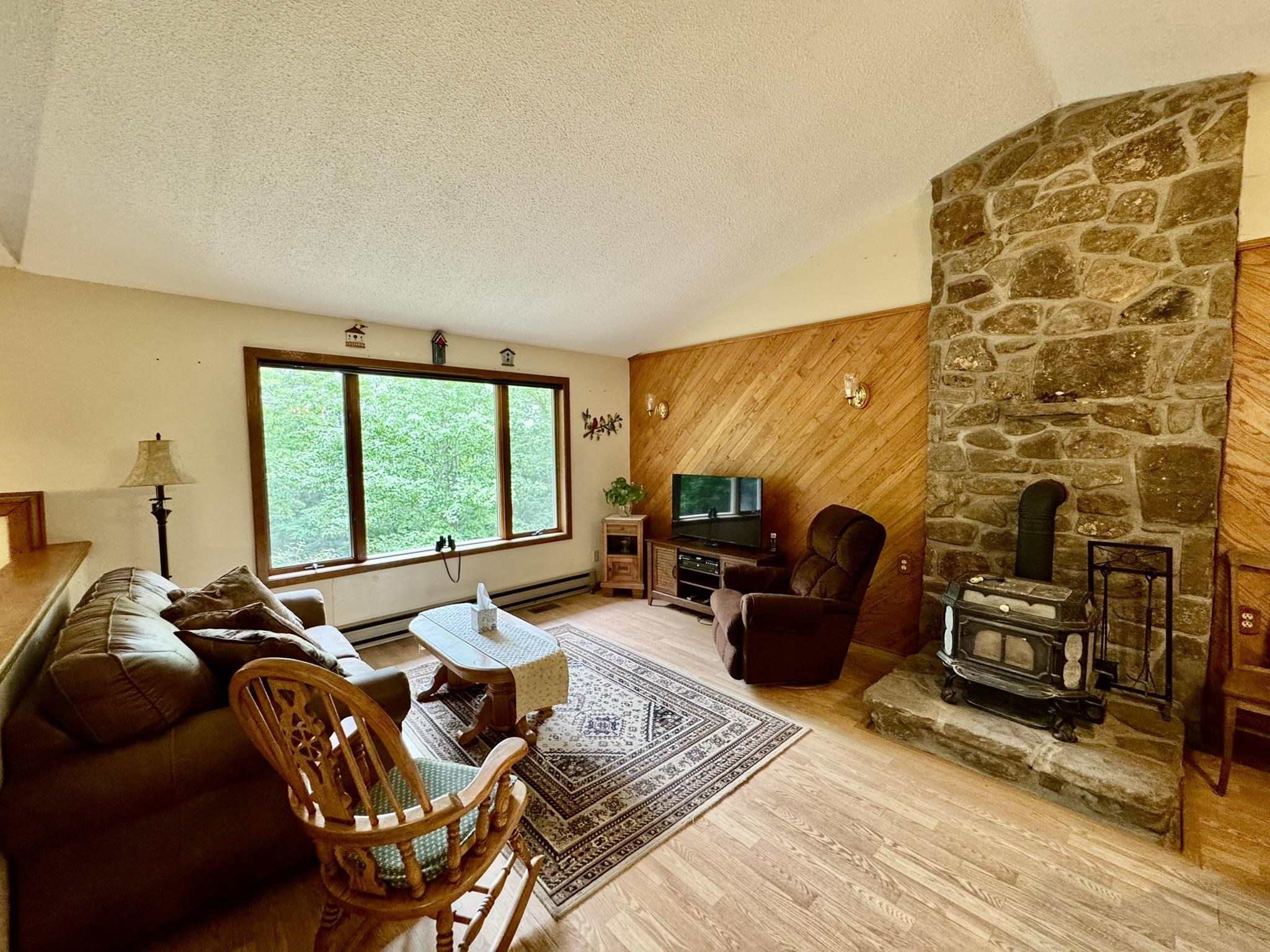 303  Bluffs Drive  Mountain View, AR