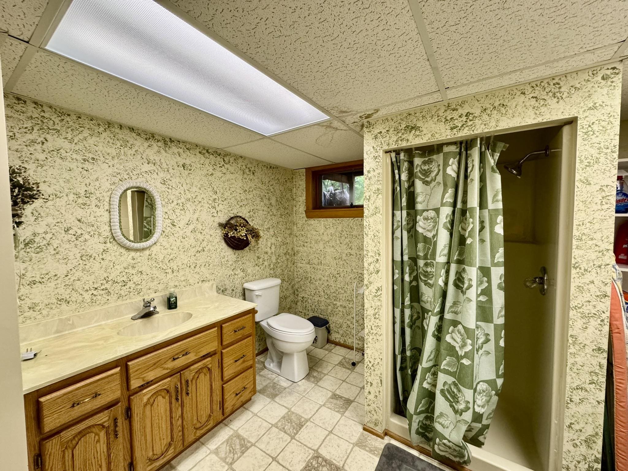 303  Bluffs Drive  Mountain View, AR