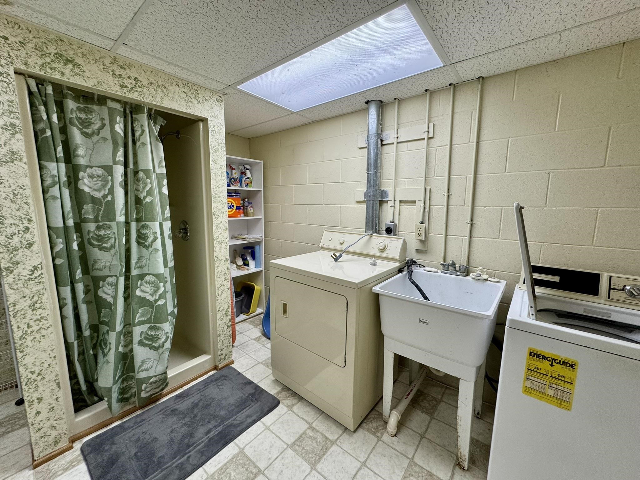 303  Bluffs Drive  Mountain View, AR