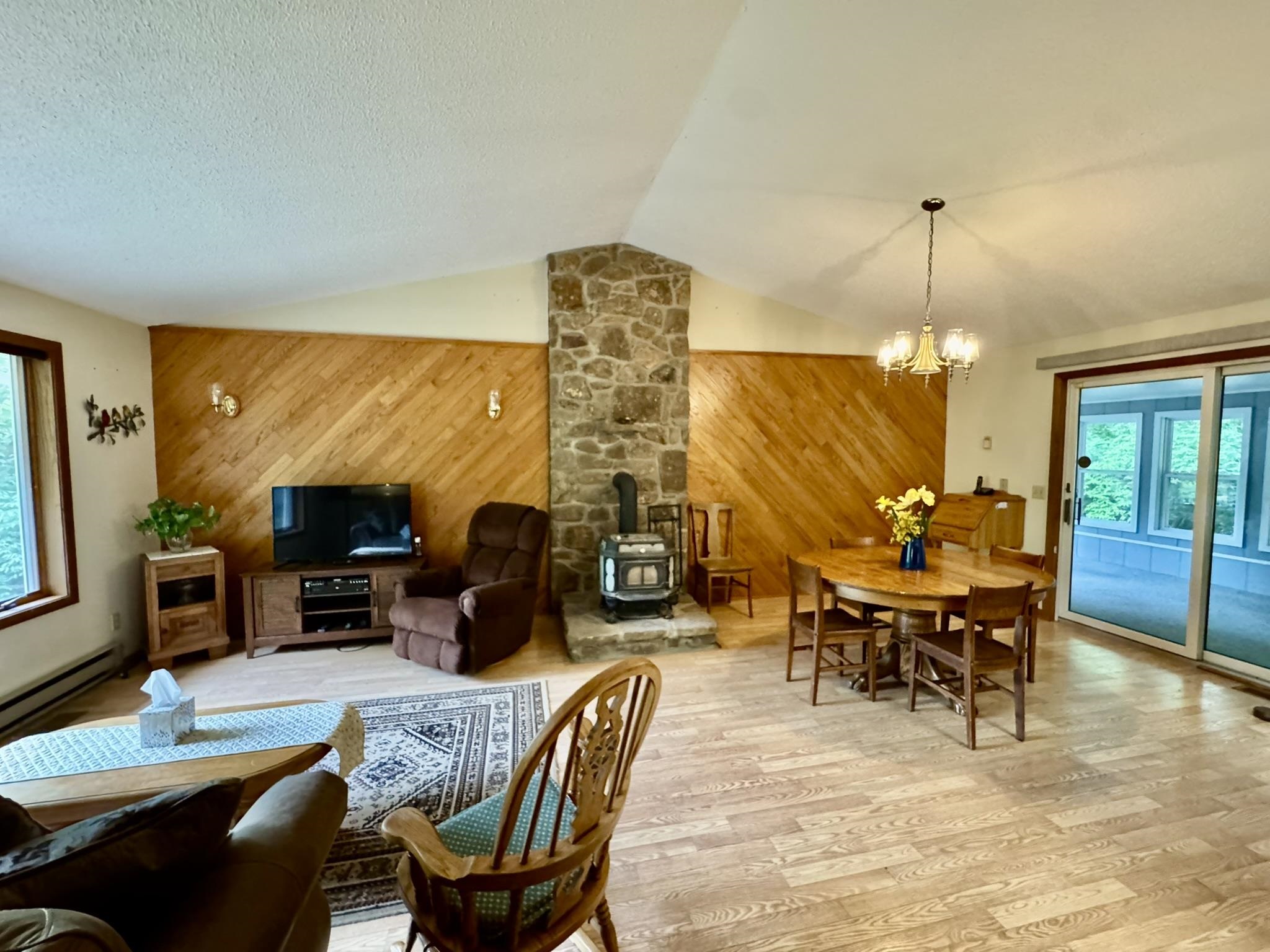 303  Bluffs Drive  Mountain View, AR