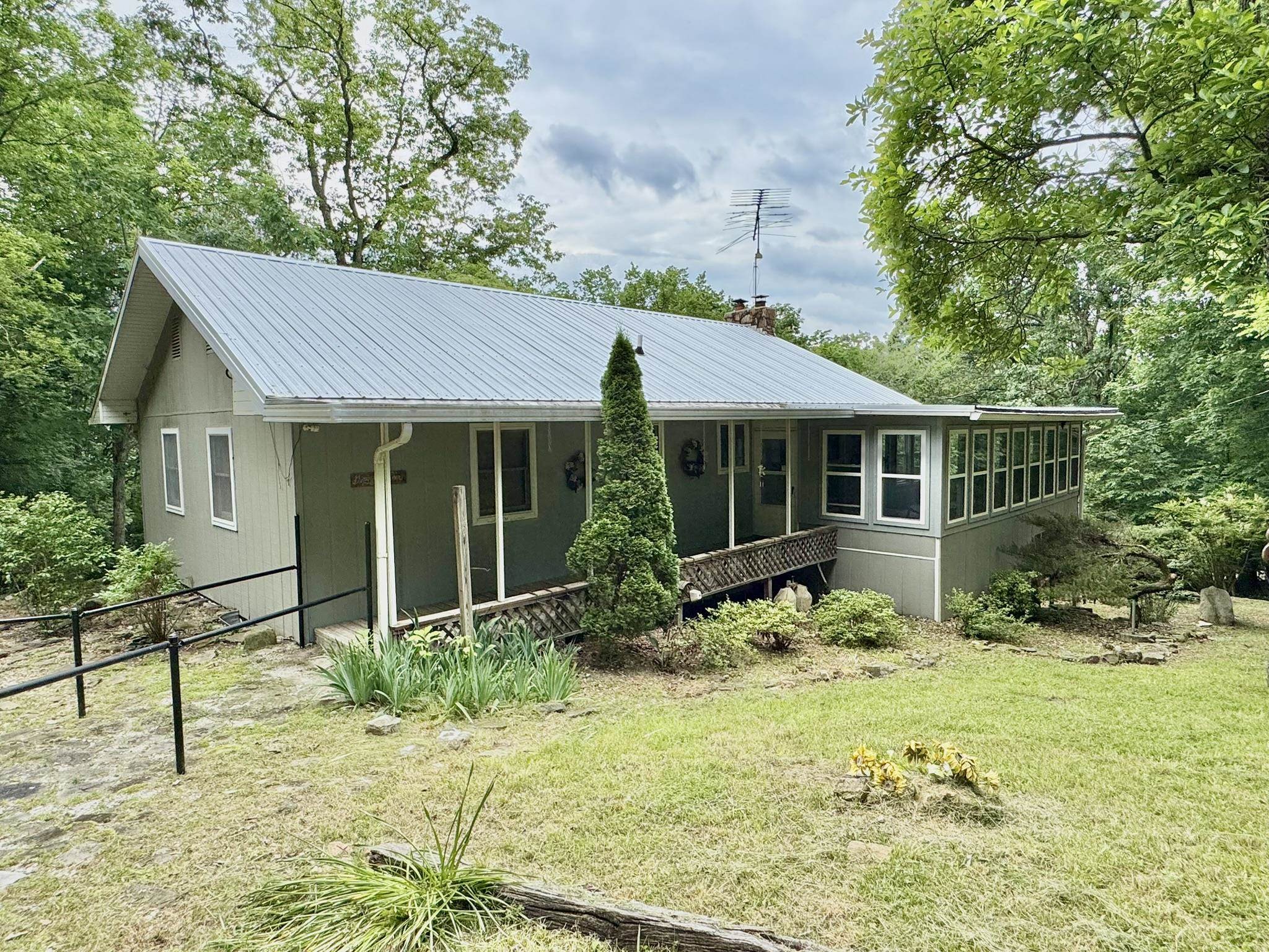 303  Bluffs Drive  Mountain View, AR