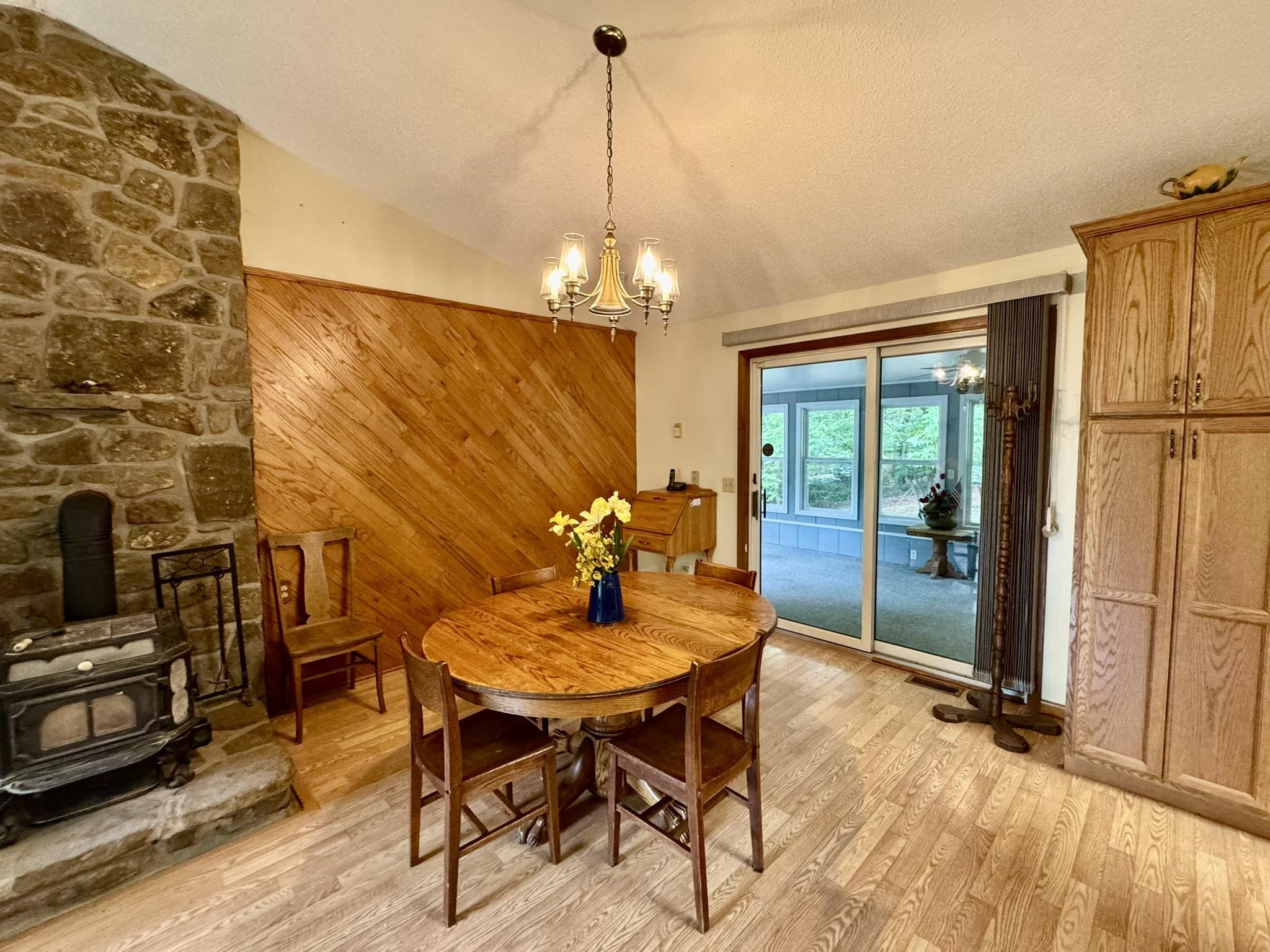 303  Bluffs Drive  Mountain View, AR