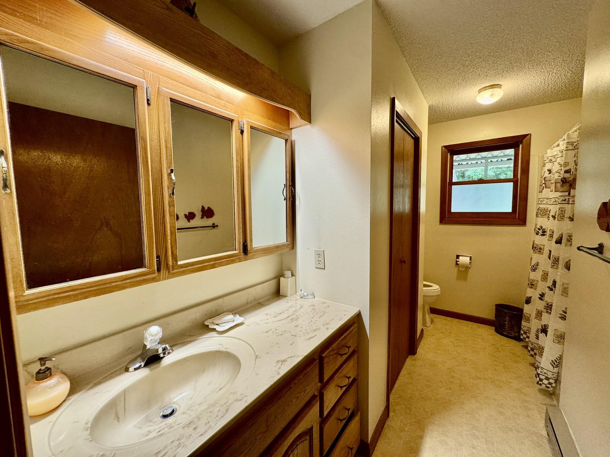 303  Bluffs Drive  Mountain View, AR