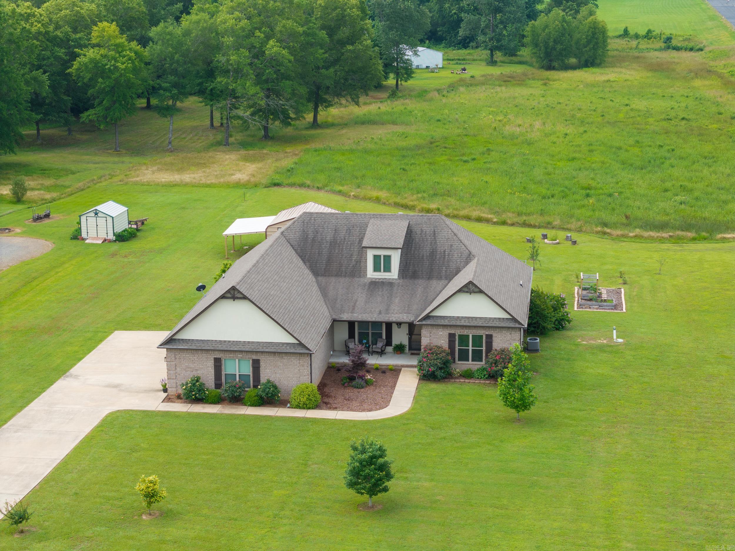 9  Beach Cir  Greenbrier, AR