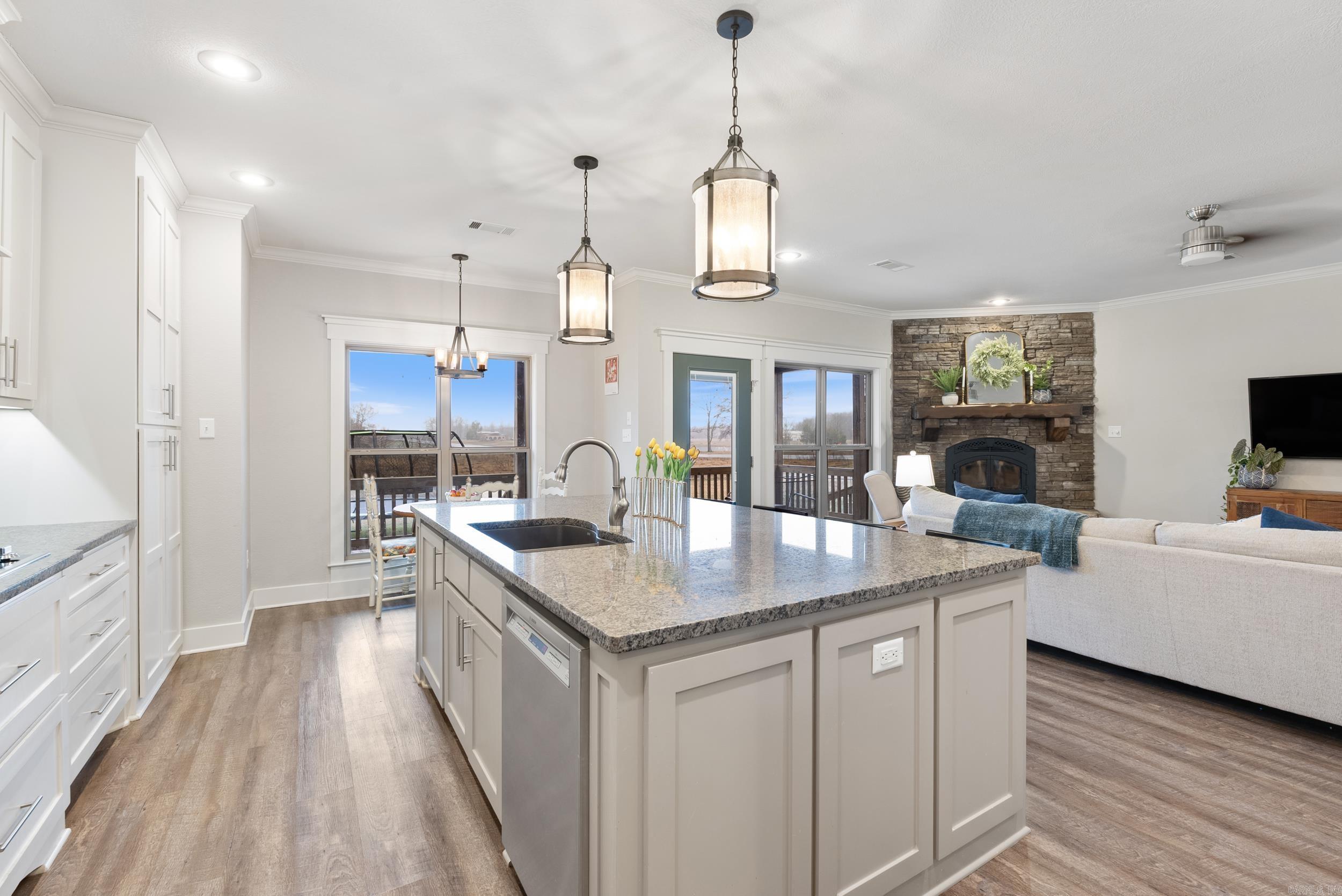 9  Beach Cir  Greenbrier, AR