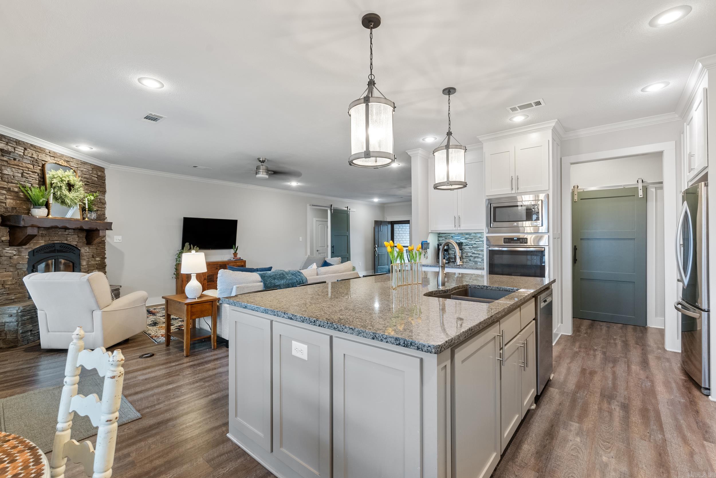 9  Beach Cir  Greenbrier, AR