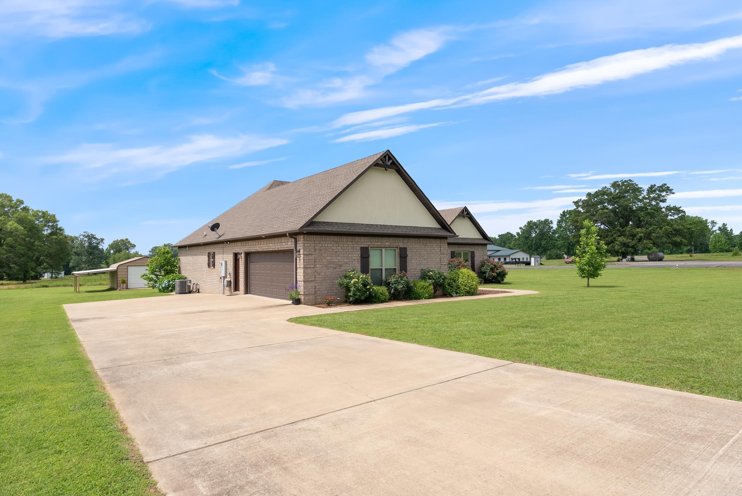 9  Beach Cir  Greenbrier, AR