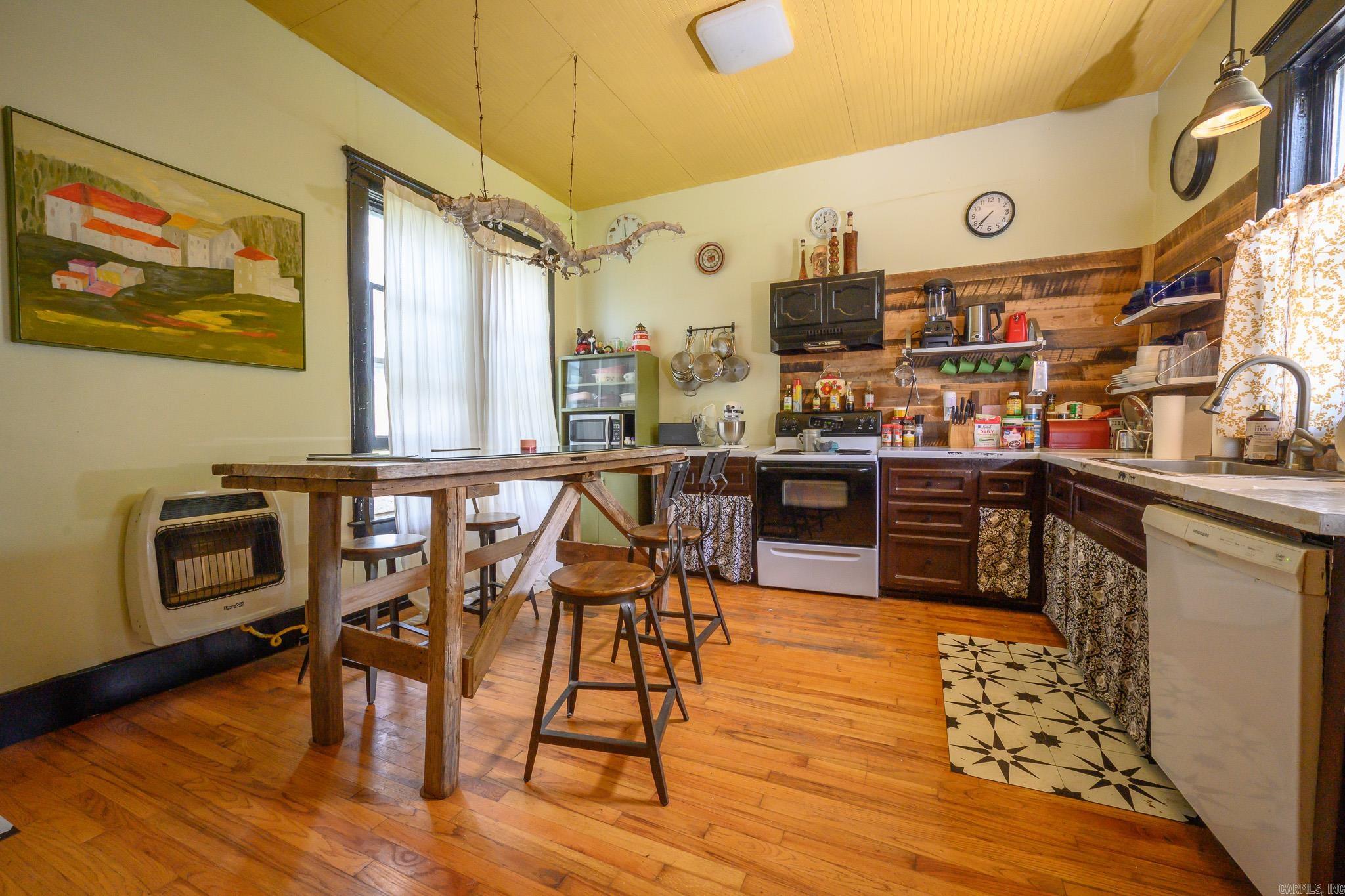 1107  Magnolia  Mena, AR