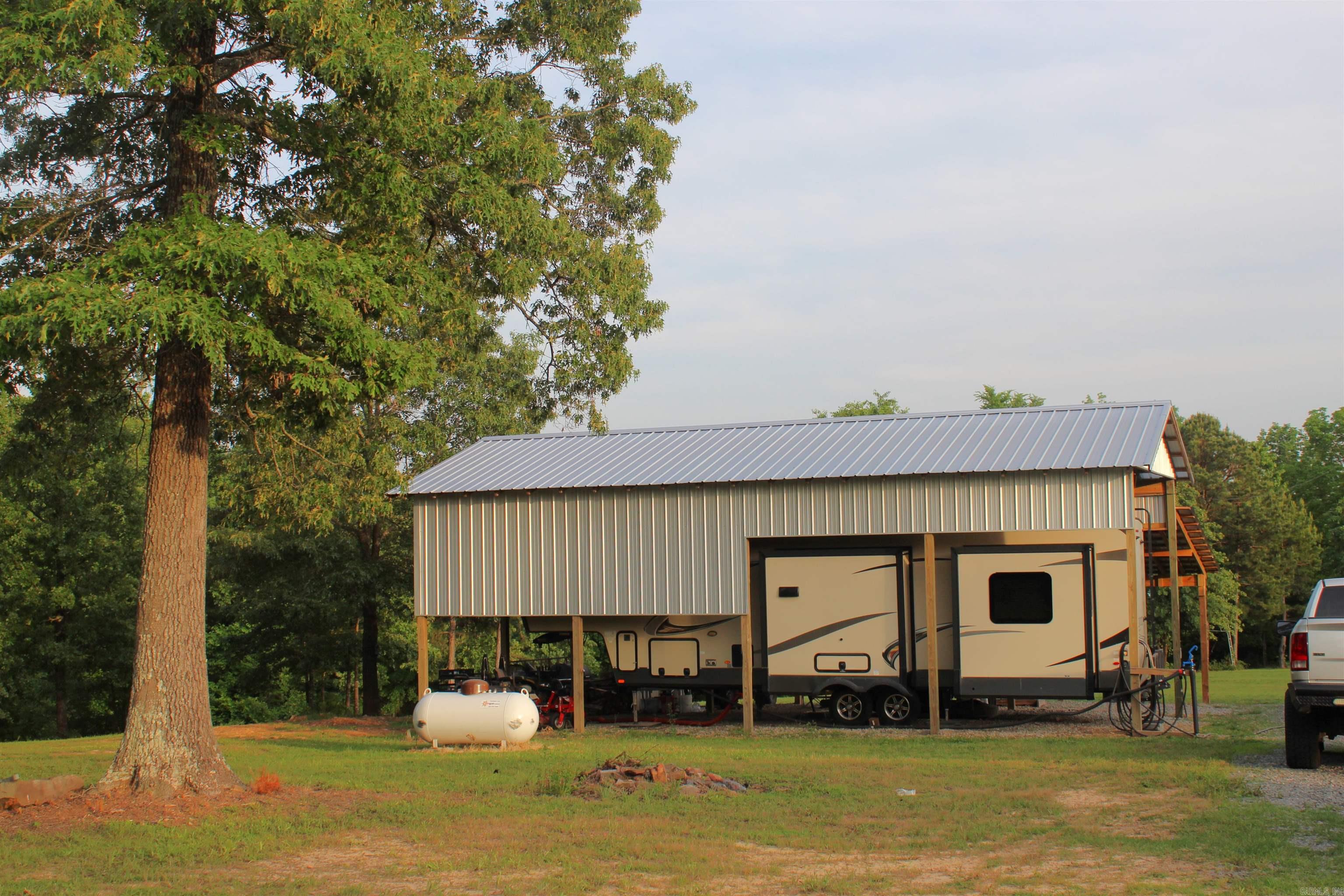 623 Batesville Mountain  Damascus, AR