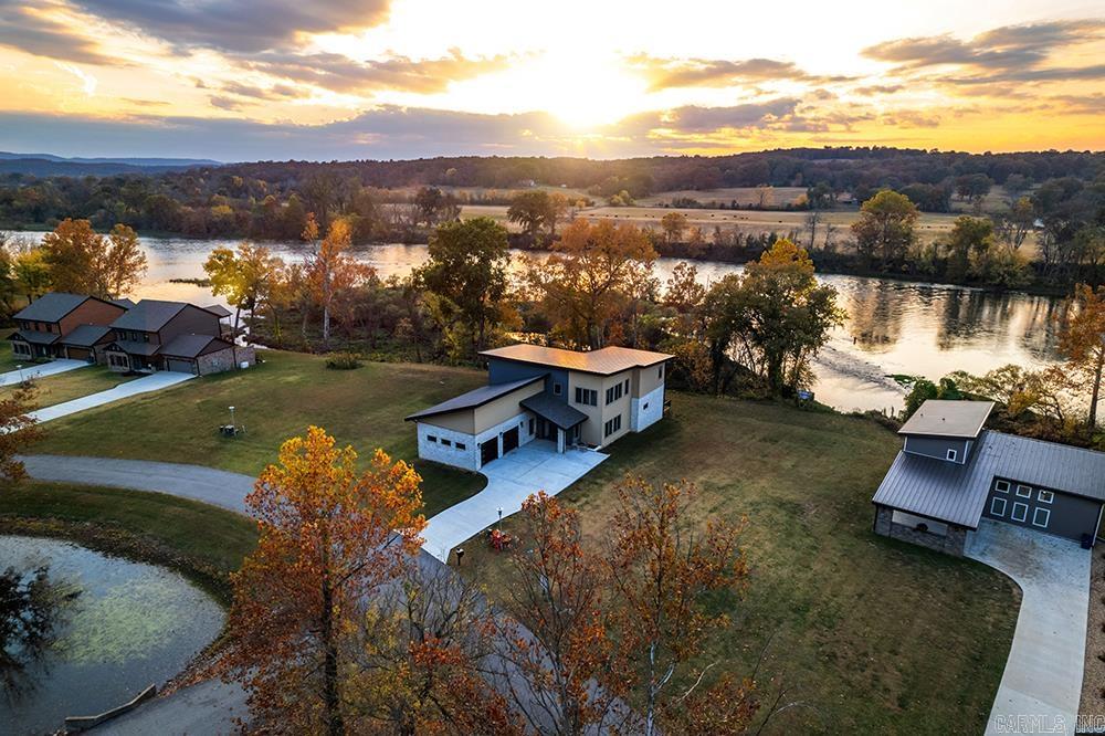 5  Sowbug Circle  Cotter, AR
