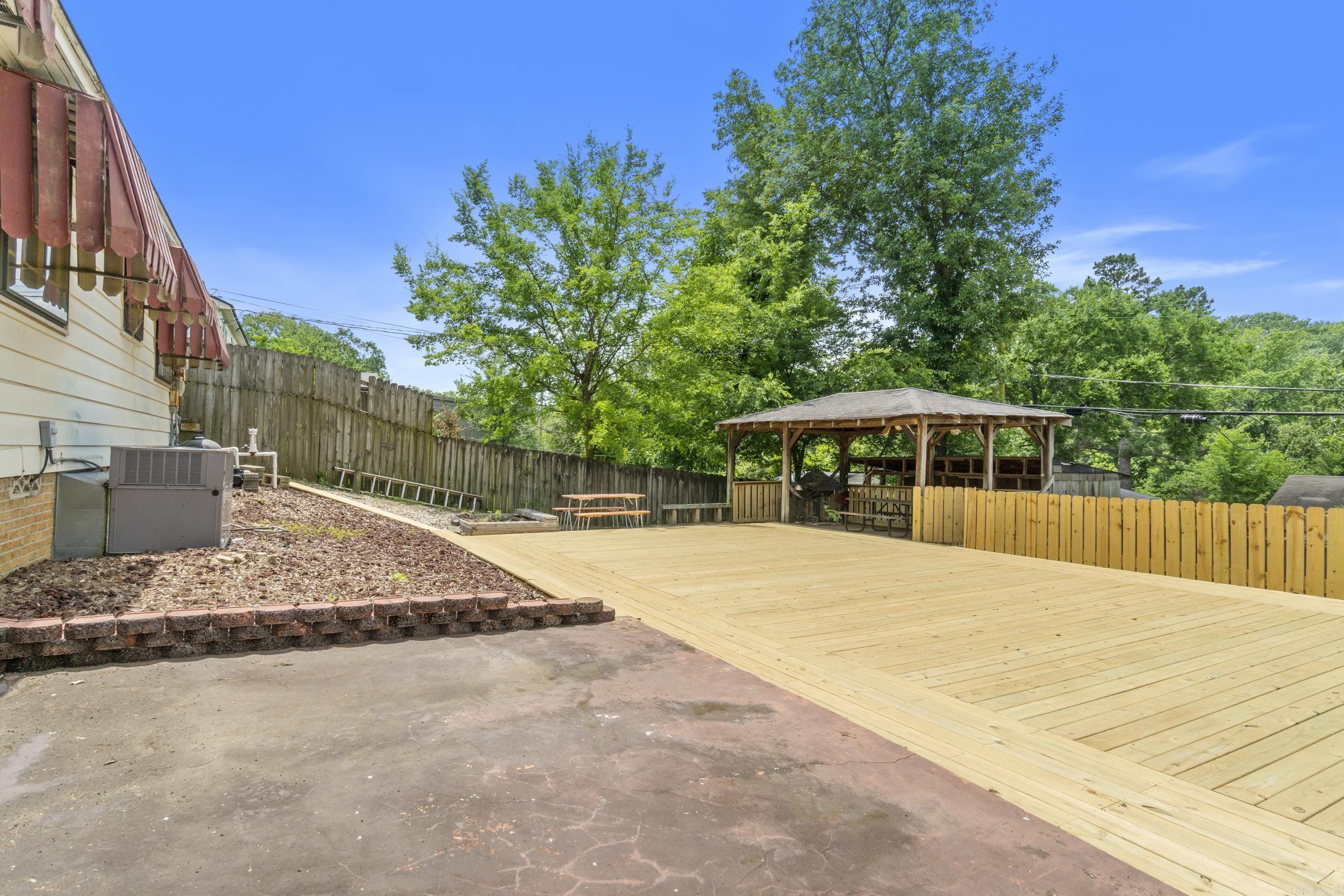 2408  Blackwood  Little Rock, AR