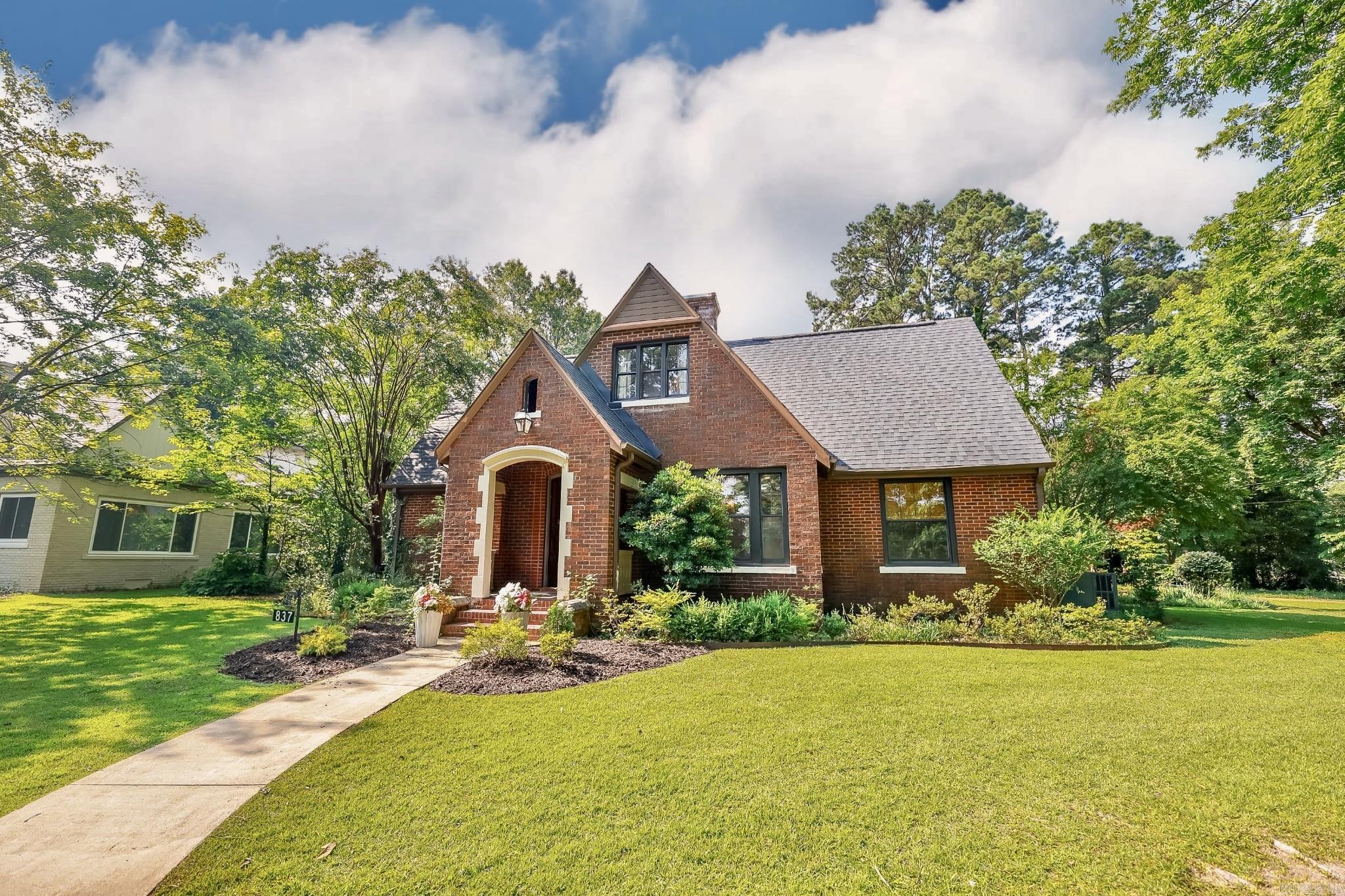 837  Maple St  Camden, AR