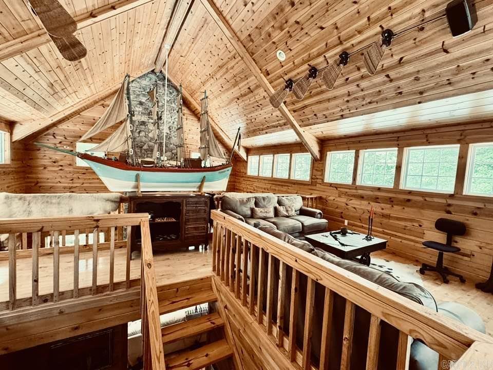 1040/1056 S Riverview  Melbourne, AR