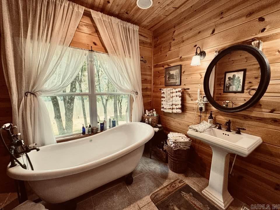 1040/1056 S Riverview  Melbourne, AR