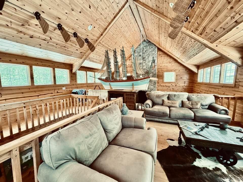 1040/1056 S Riverview  Melbourne, AR