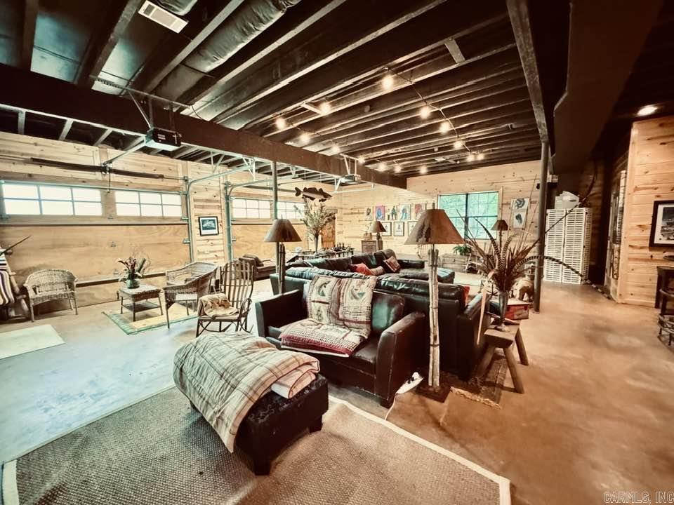 1040/1056 S Riverview  Melbourne, AR