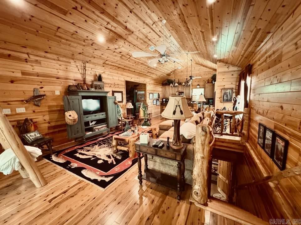 1040/1056 S Riverview  Melbourne, AR