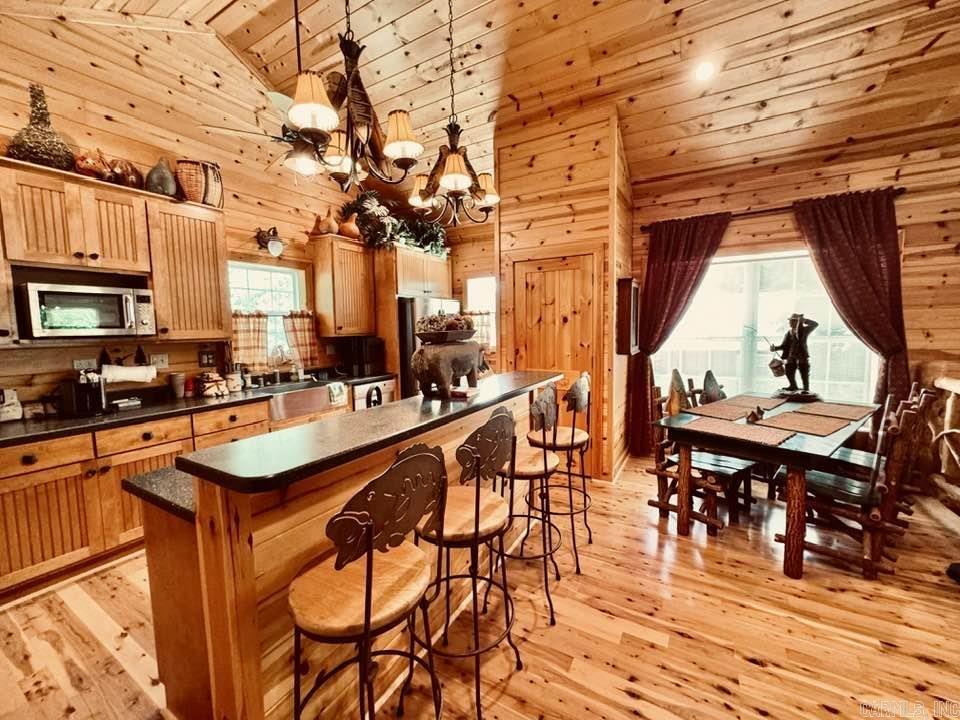 1040/1056 S Riverview  Melbourne, AR