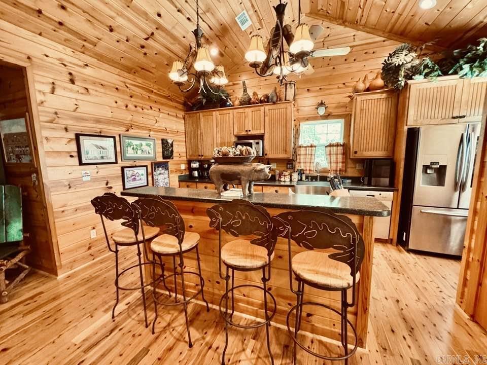 1040/1056 S Riverview  Melbourne, AR