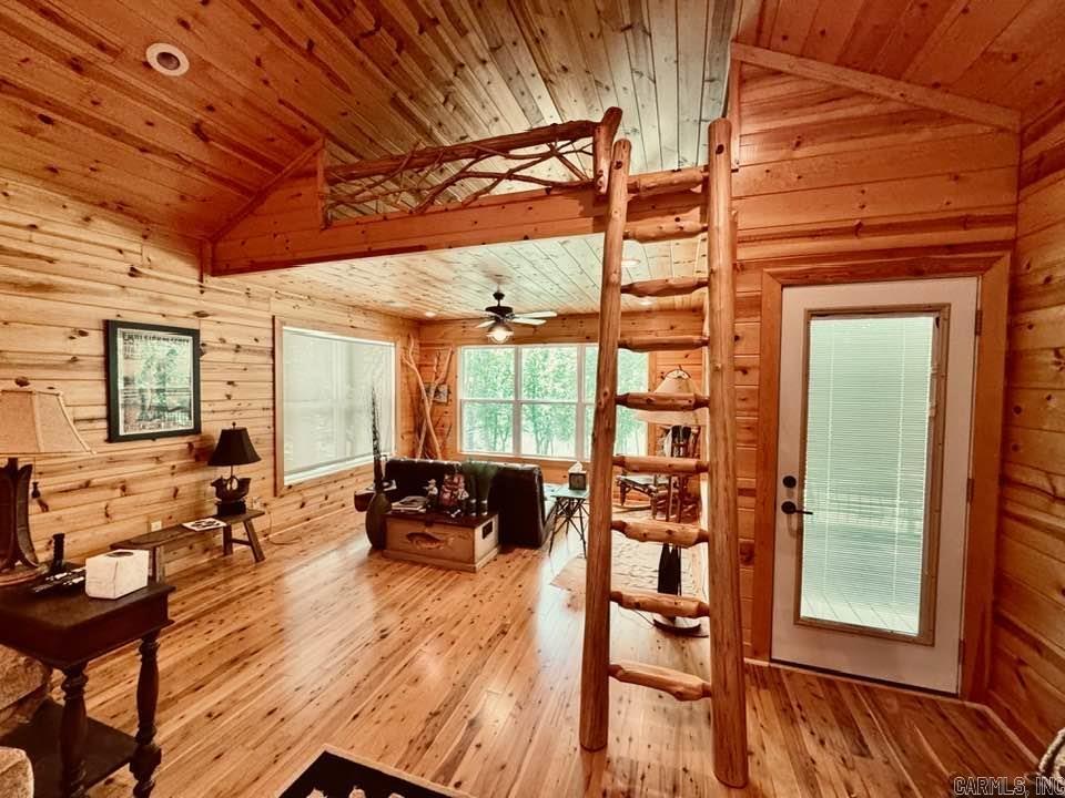 1040/1056 S Riverview  Melbourne, AR