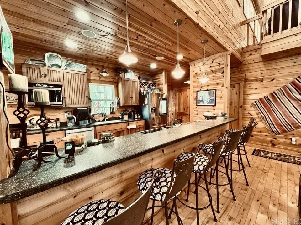 1040/1056 S Riverview  Melbourne, AR