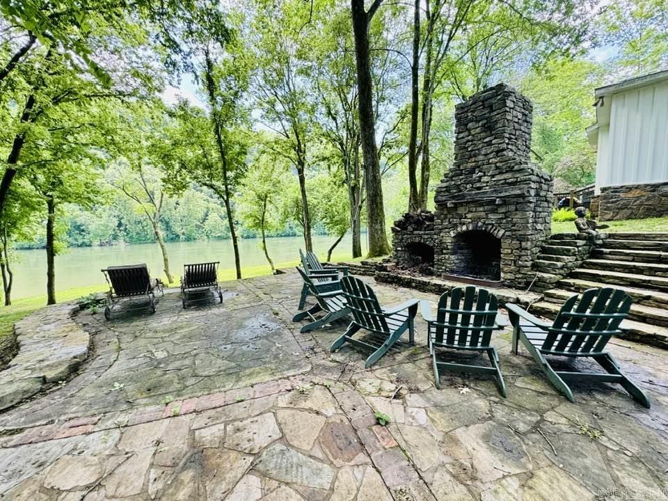 1040/1056 S Riverview  Melbourne, AR