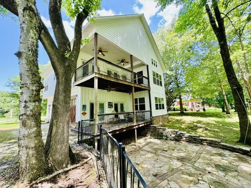 1040/1056 S Riverview  Melbourne, AR
