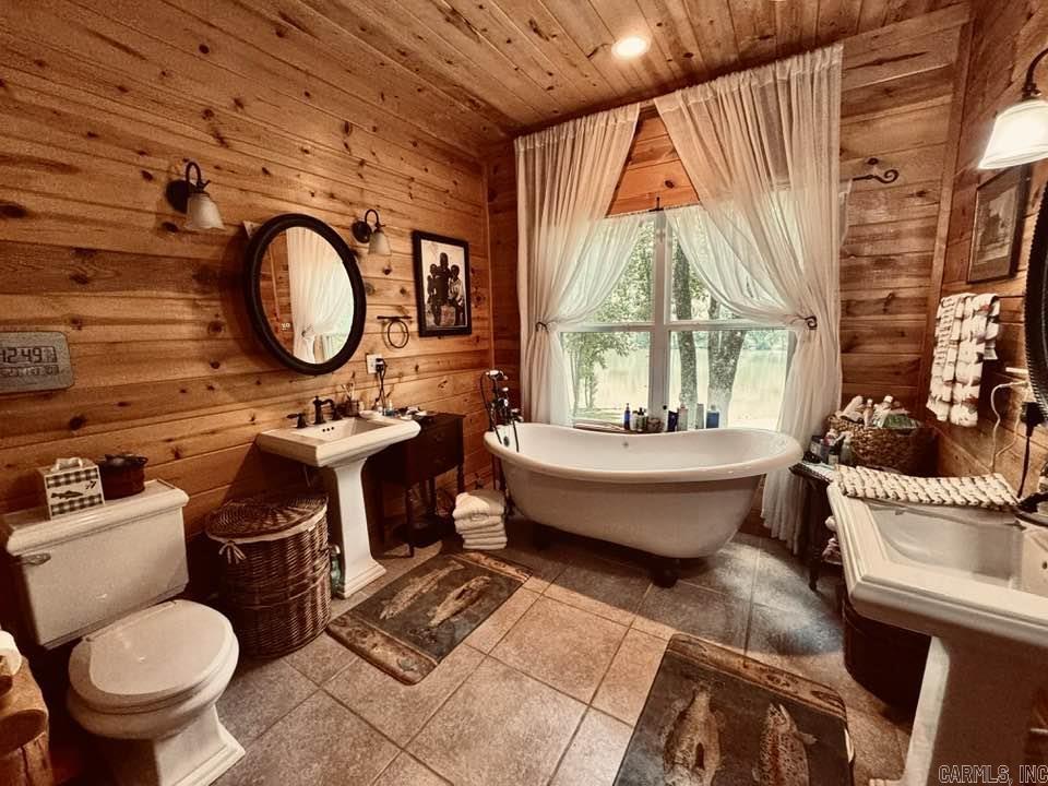 1040/1056 S Riverview  Melbourne, AR