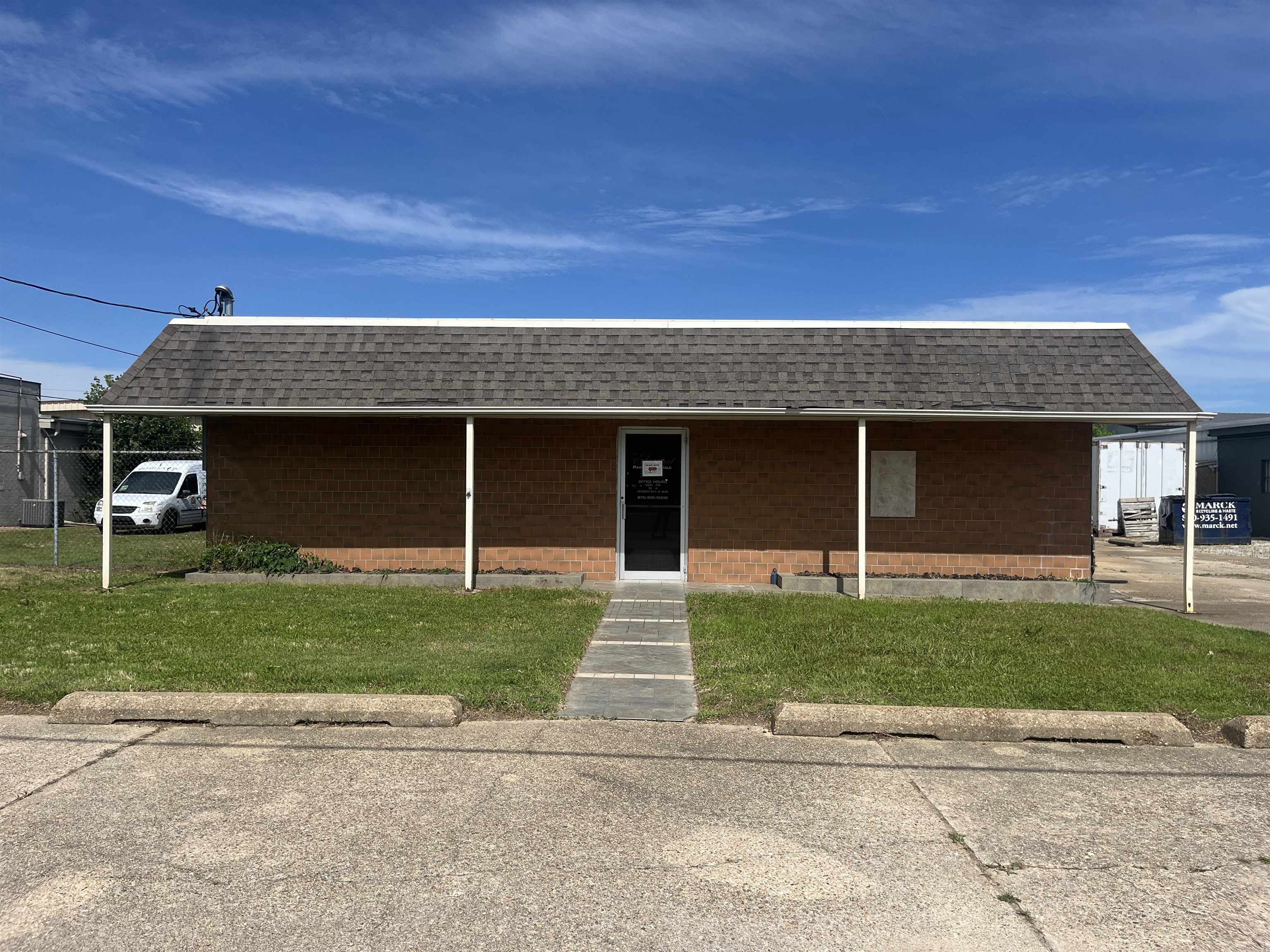 1202  Falls  Jonesboro, AR