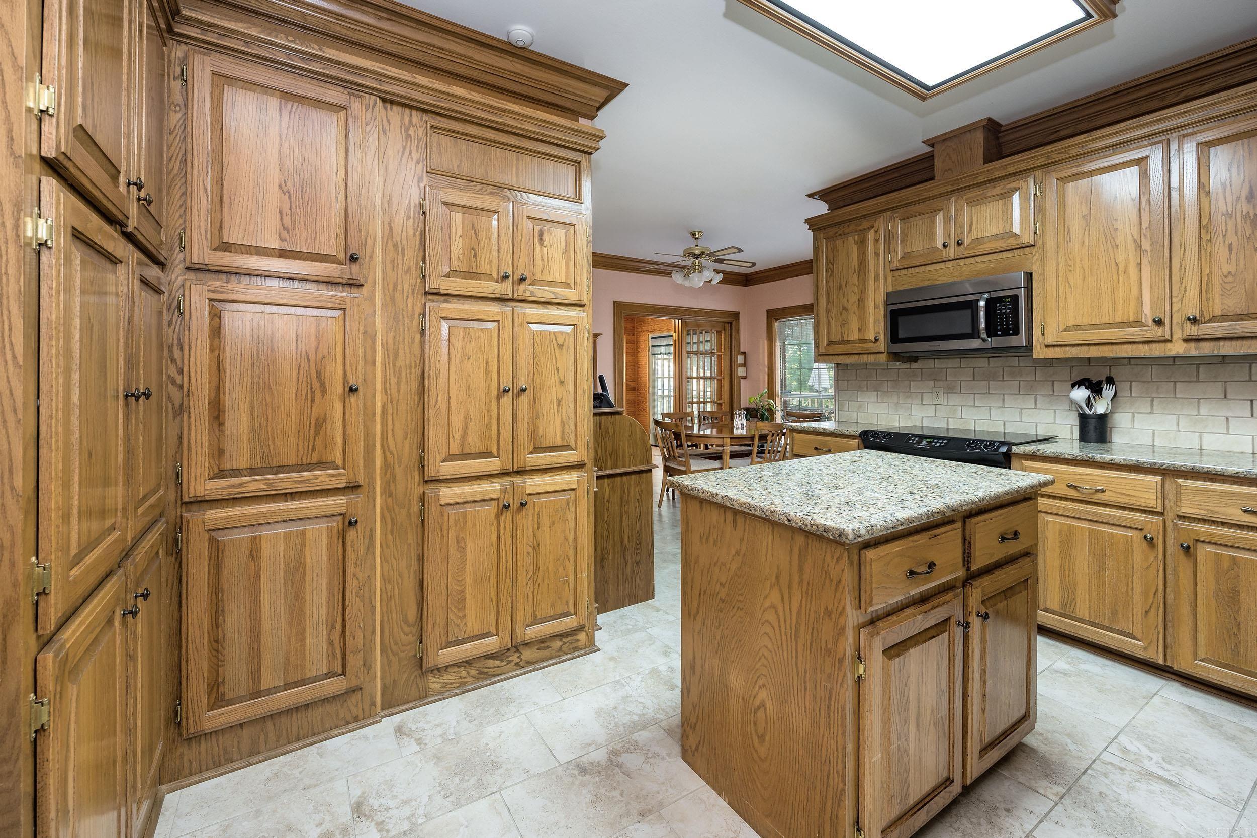 16  Masters Place Drive  Maumelle, AR