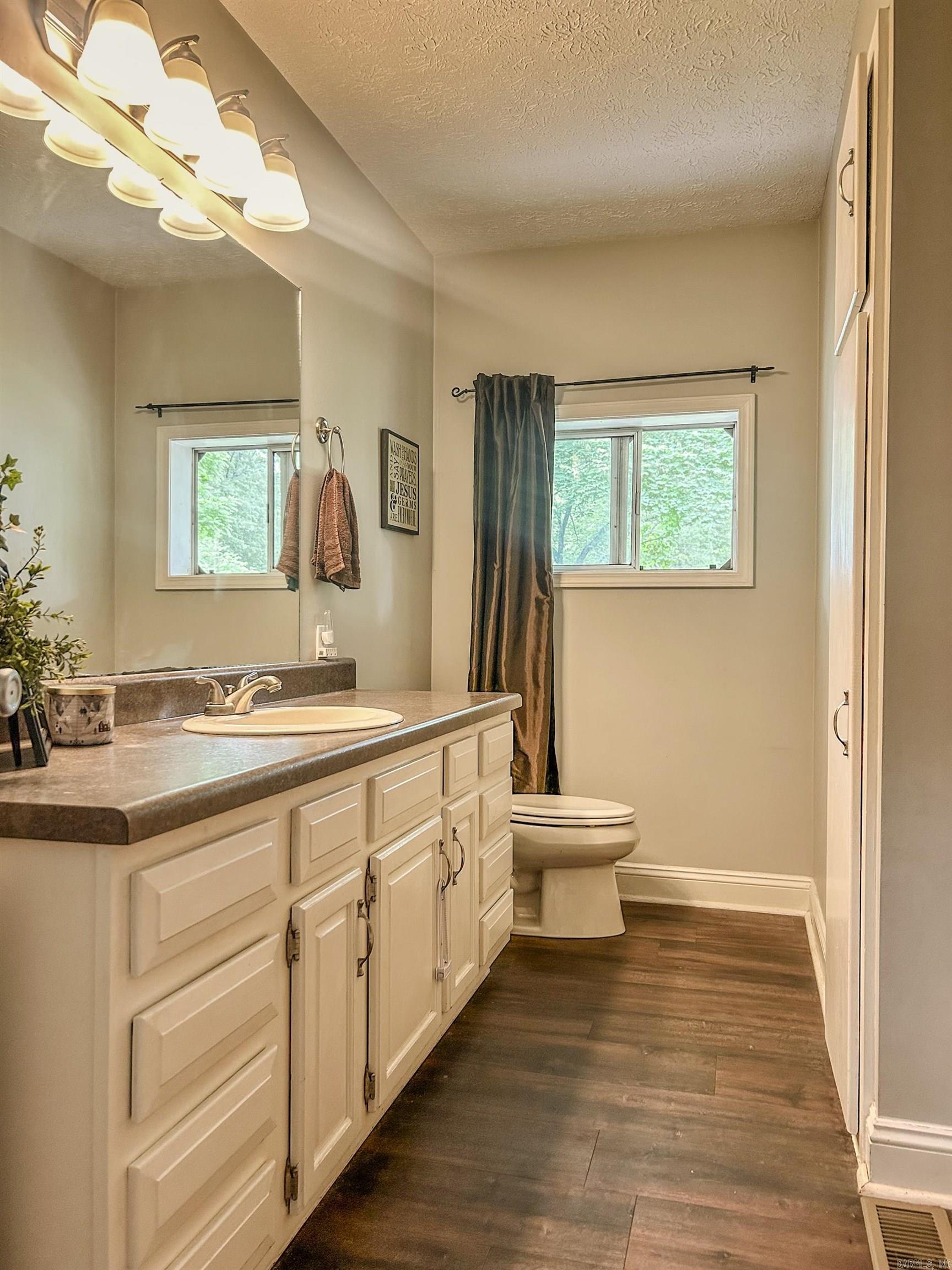 380  CR 458  Mountain Home, AR