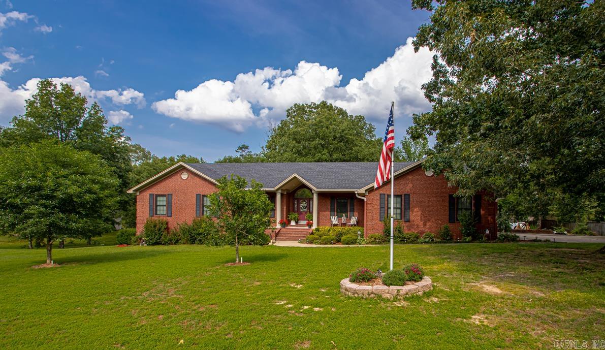 111  Country Oaks  Malvern, AR