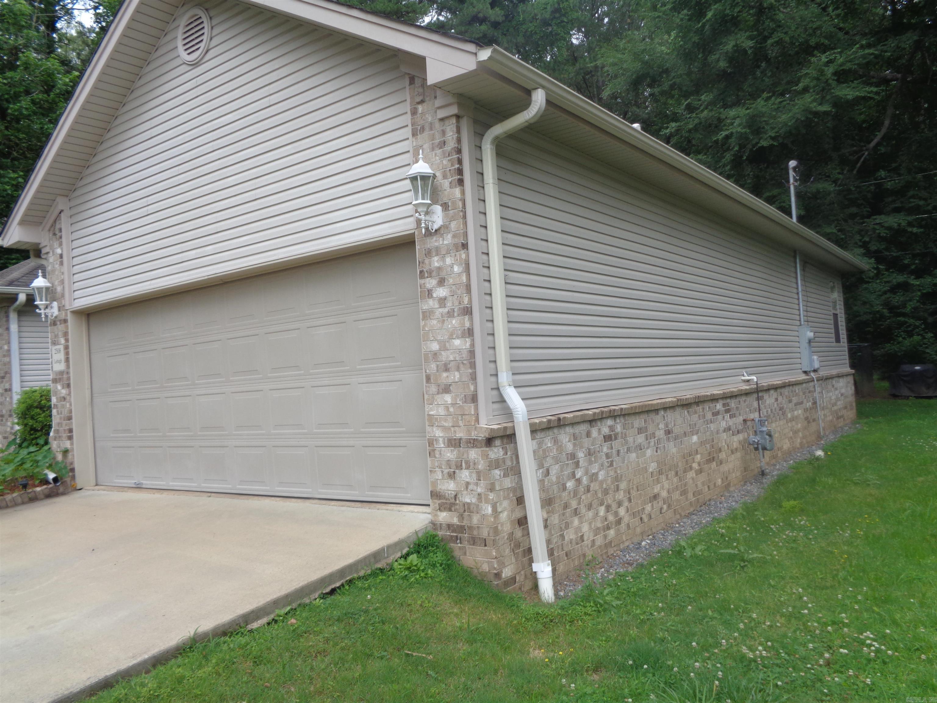 2508  Lehigh  Little Rock, AR