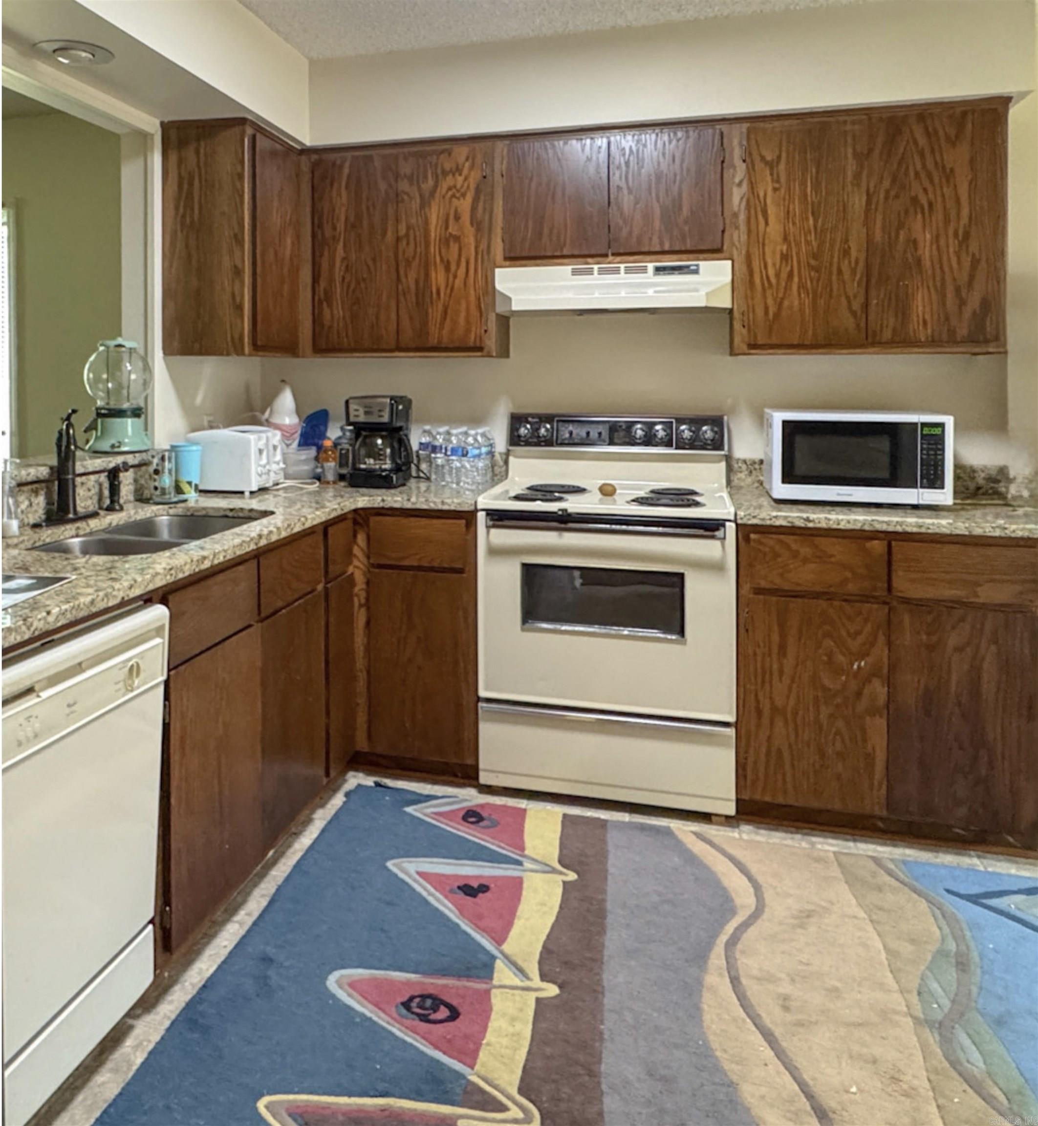 1  Lindsay  Hot Springs Village, AR