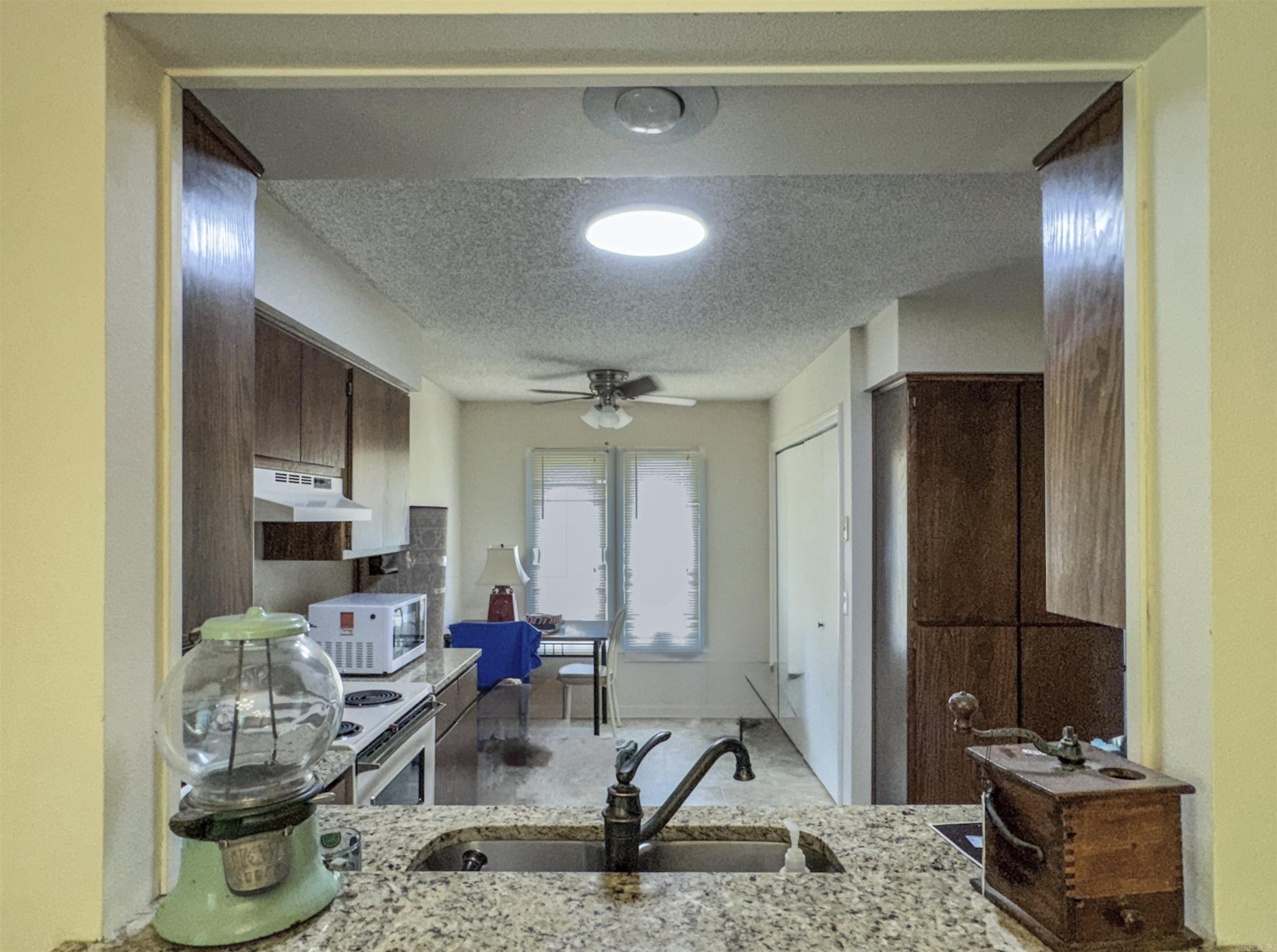 1  Lindsay  Hot Springs Village, AR
