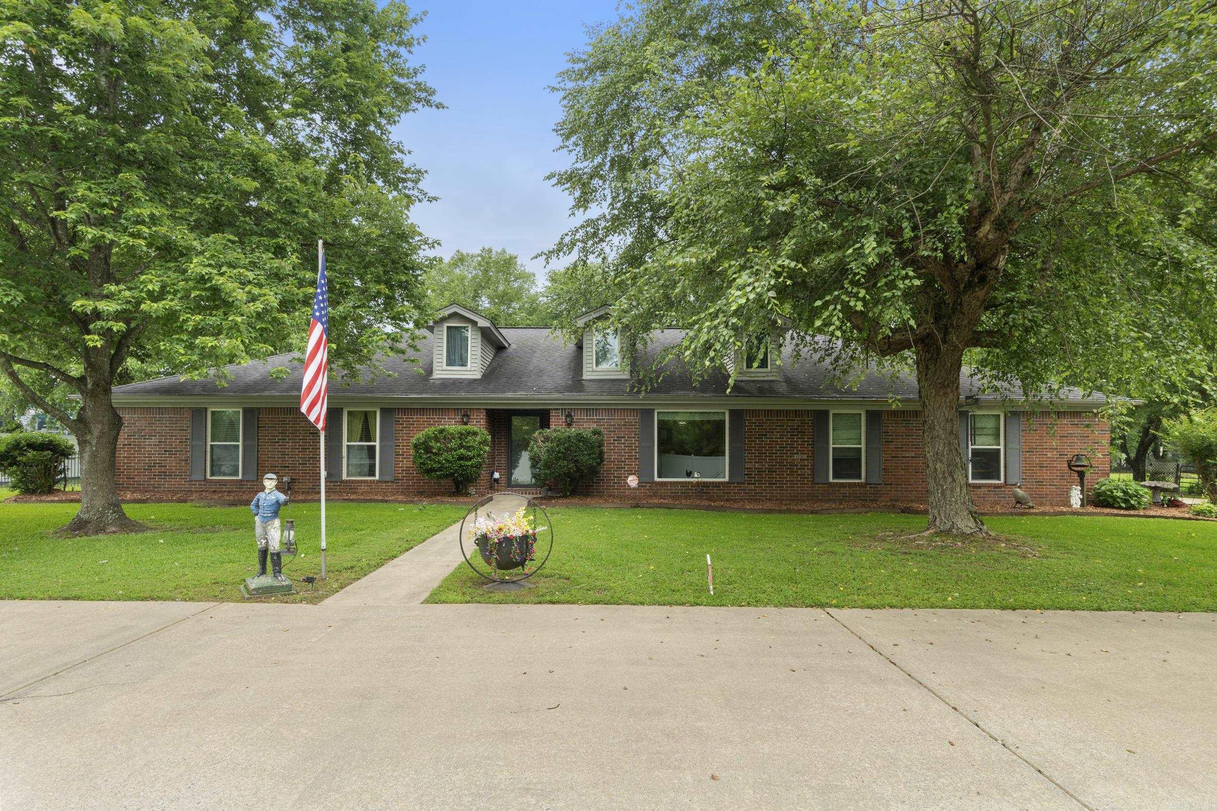 157  S Broadview  Greenbrier, AR