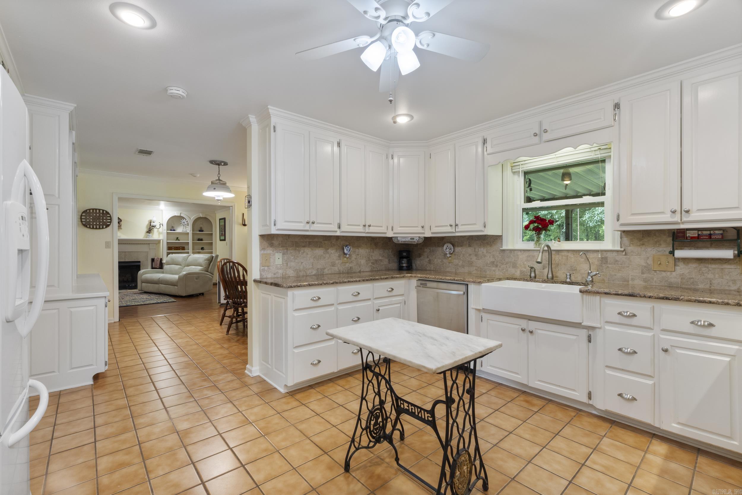 157  S Broadview  Greenbrier, AR
