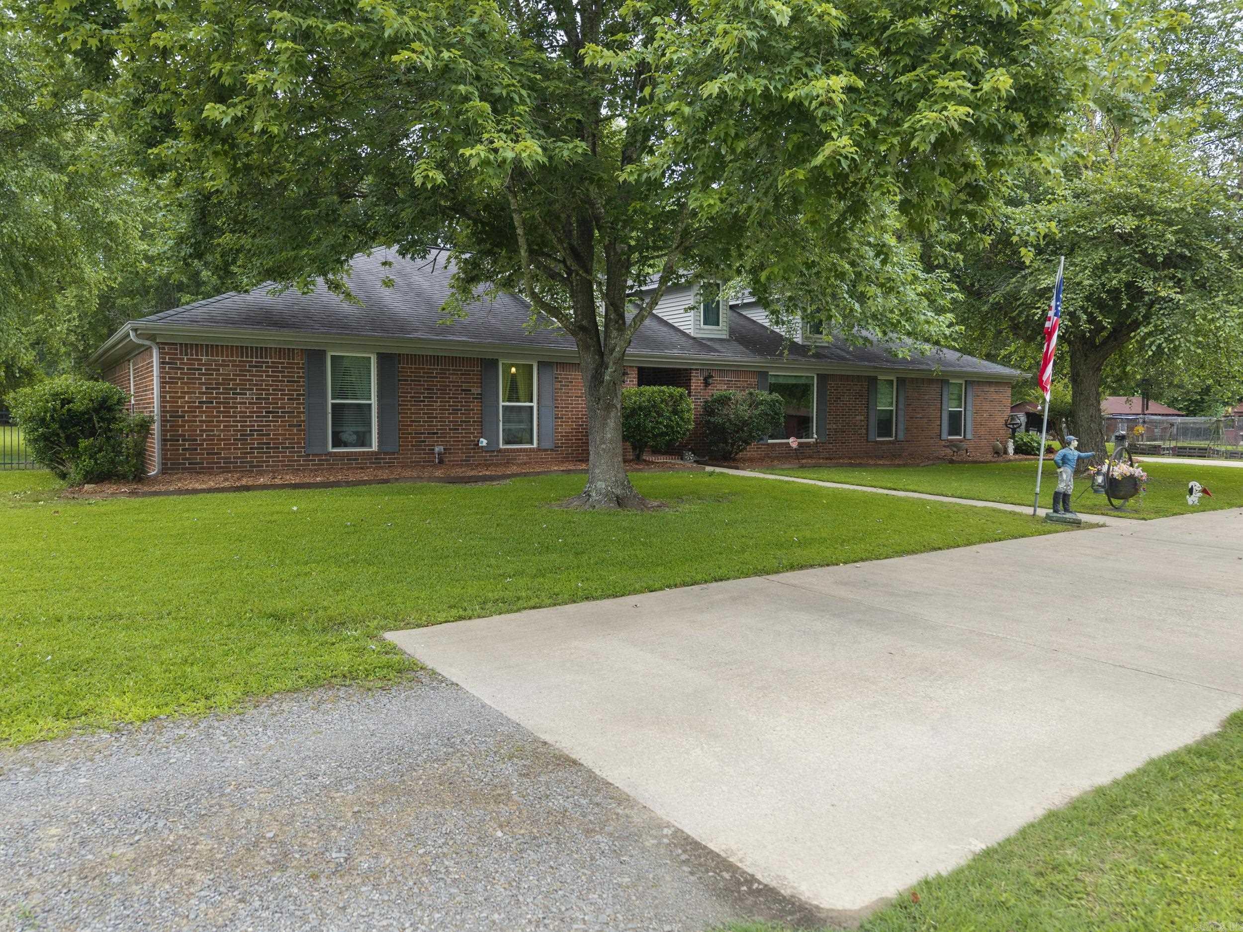 157  S Broadview  Greenbrier, AR