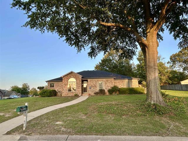 1828  DOVE  Benton, AR