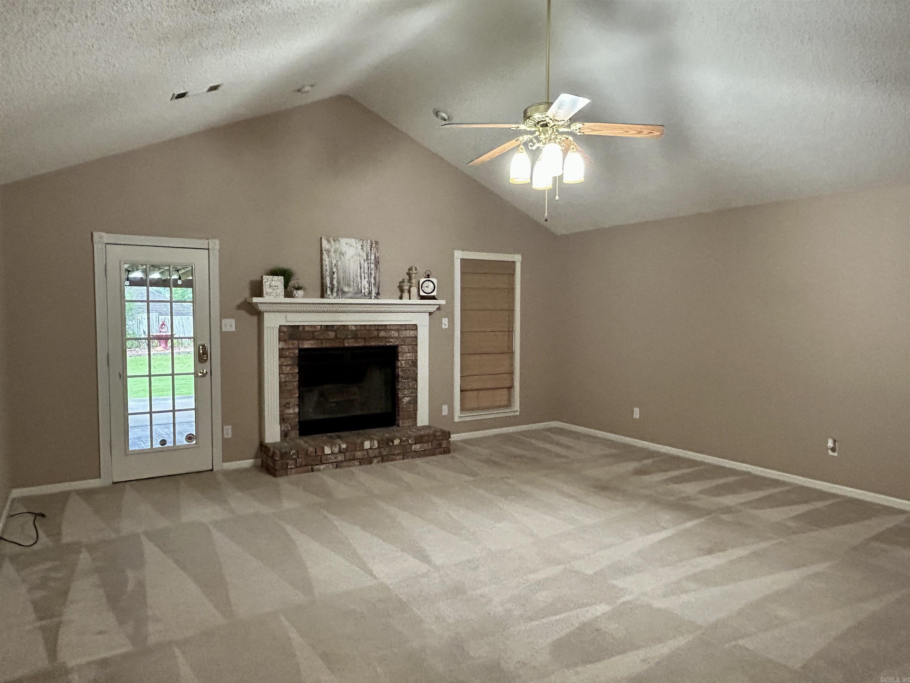 1828  DOVE  Benton, AR
