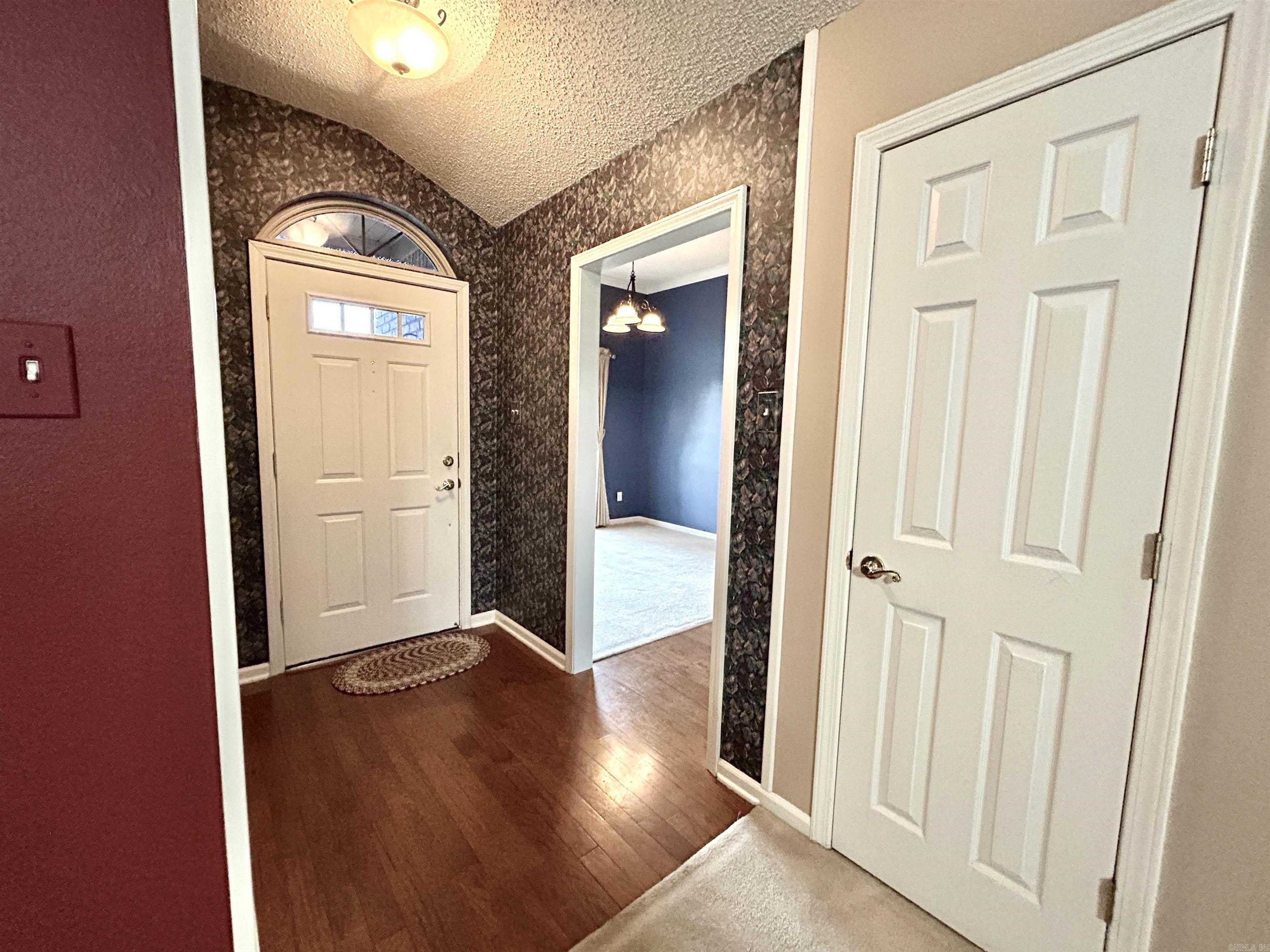 1828  DOVE  Benton, AR